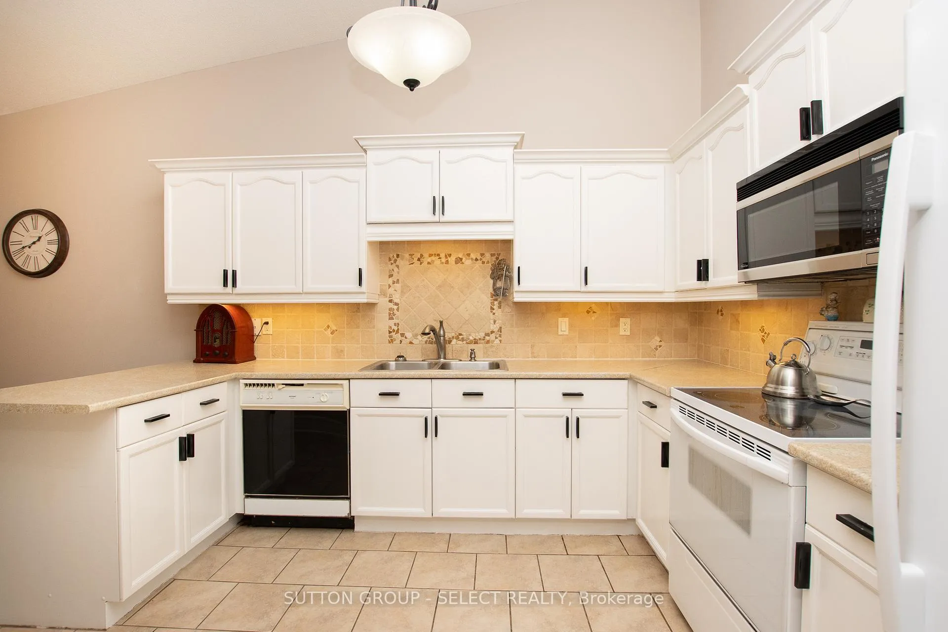 Photo 12 of Unit 4, 445 Riverside Drive, London, North N — HOMEH