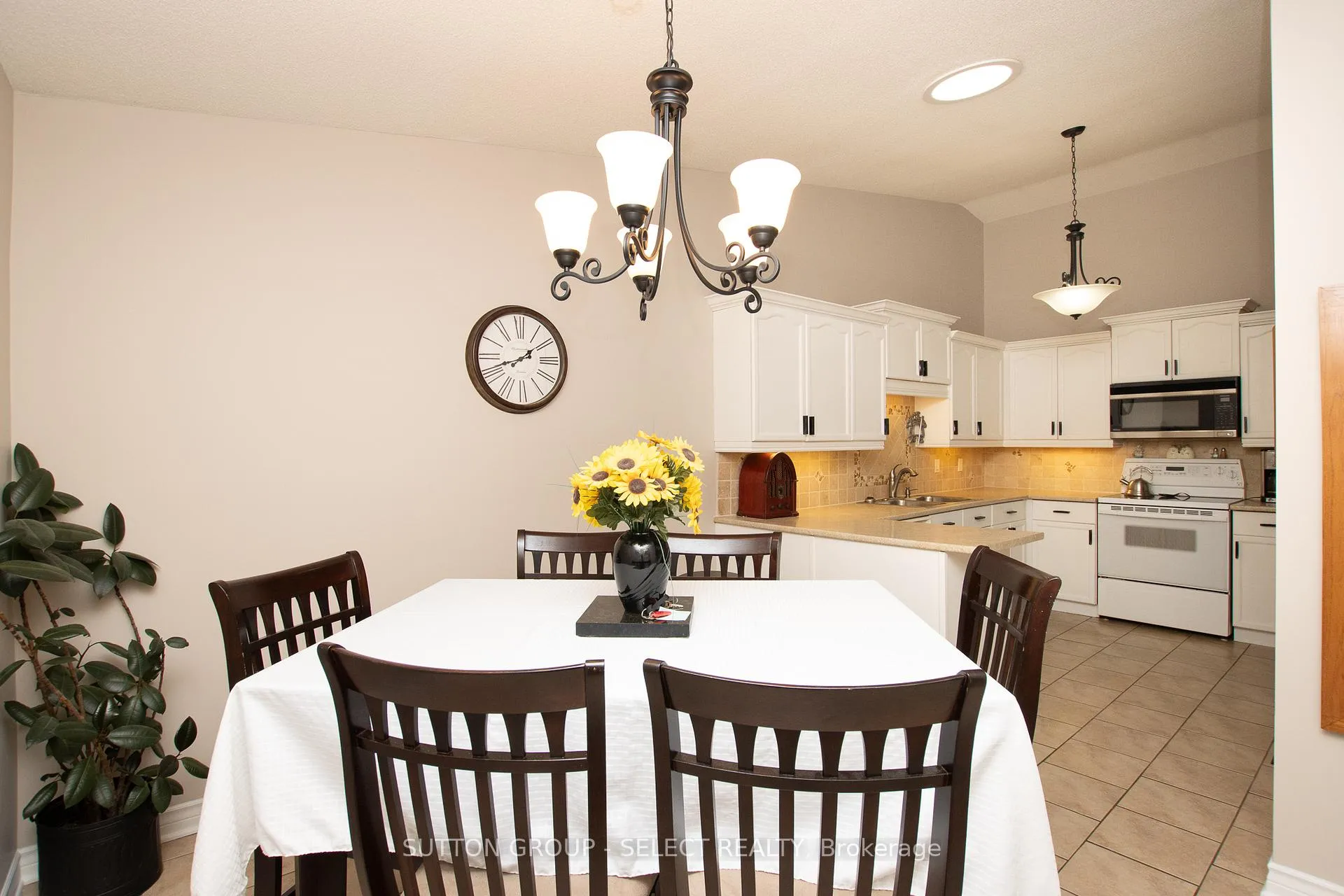 Photo 14 of Unit 4, 445 Riverside Drive, London, North N — HOMEH