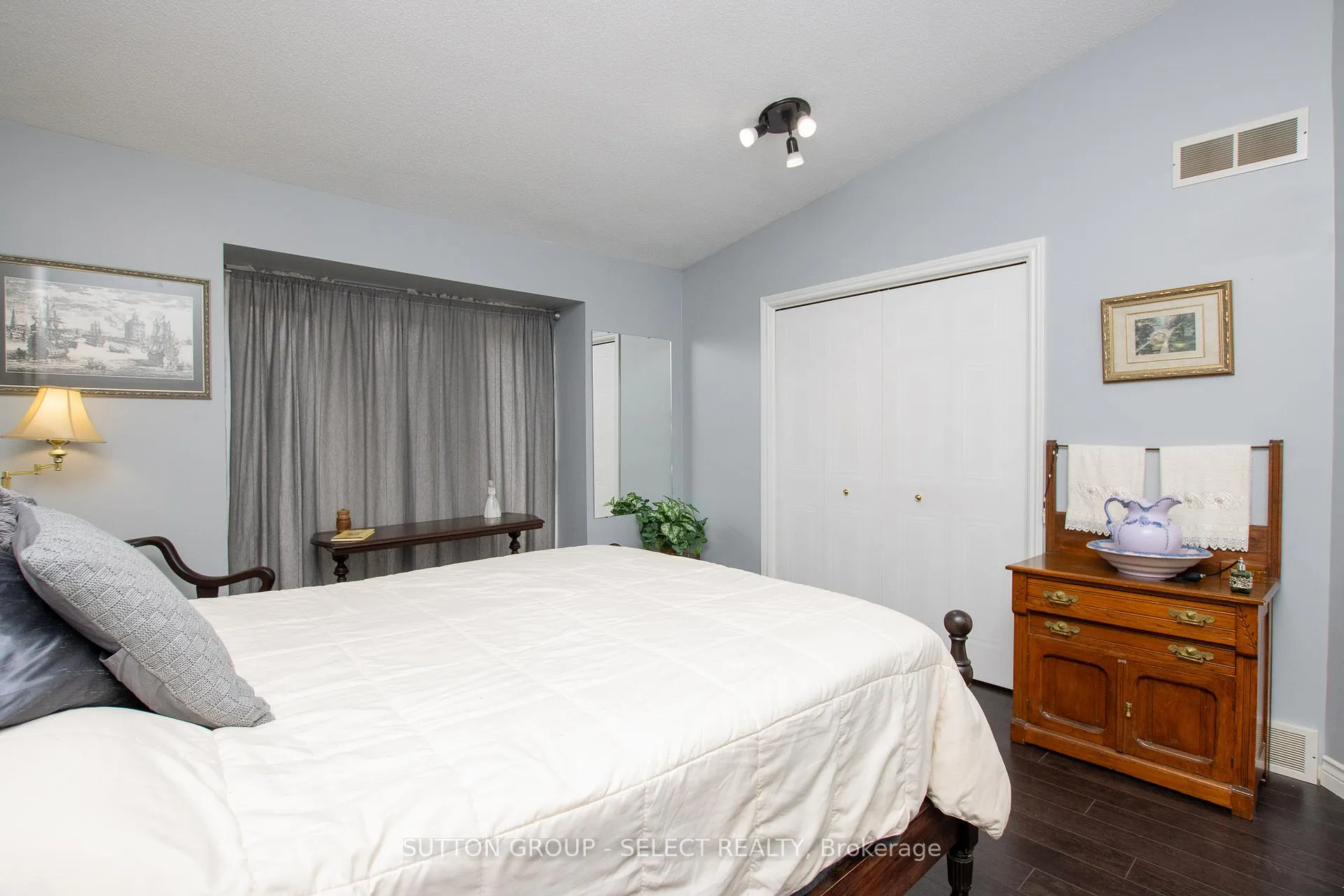 Photo 21 of Unit 4, 445 Riverside Drive, London, North N — HOMEH
