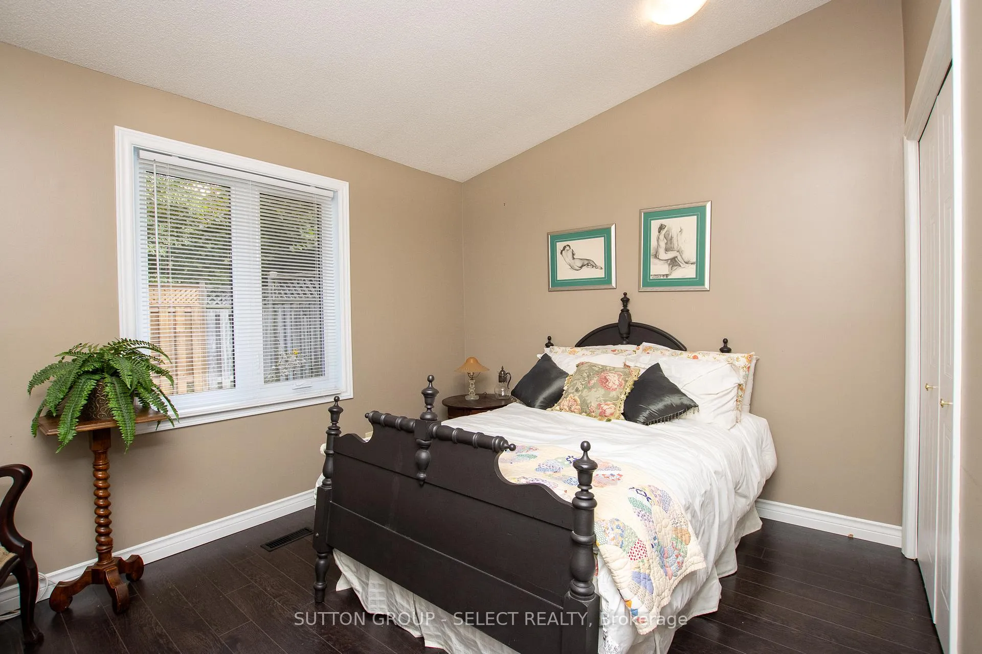 Photo 25 of Unit 4, 445 Riverside Drive, London, North N — HOMEH