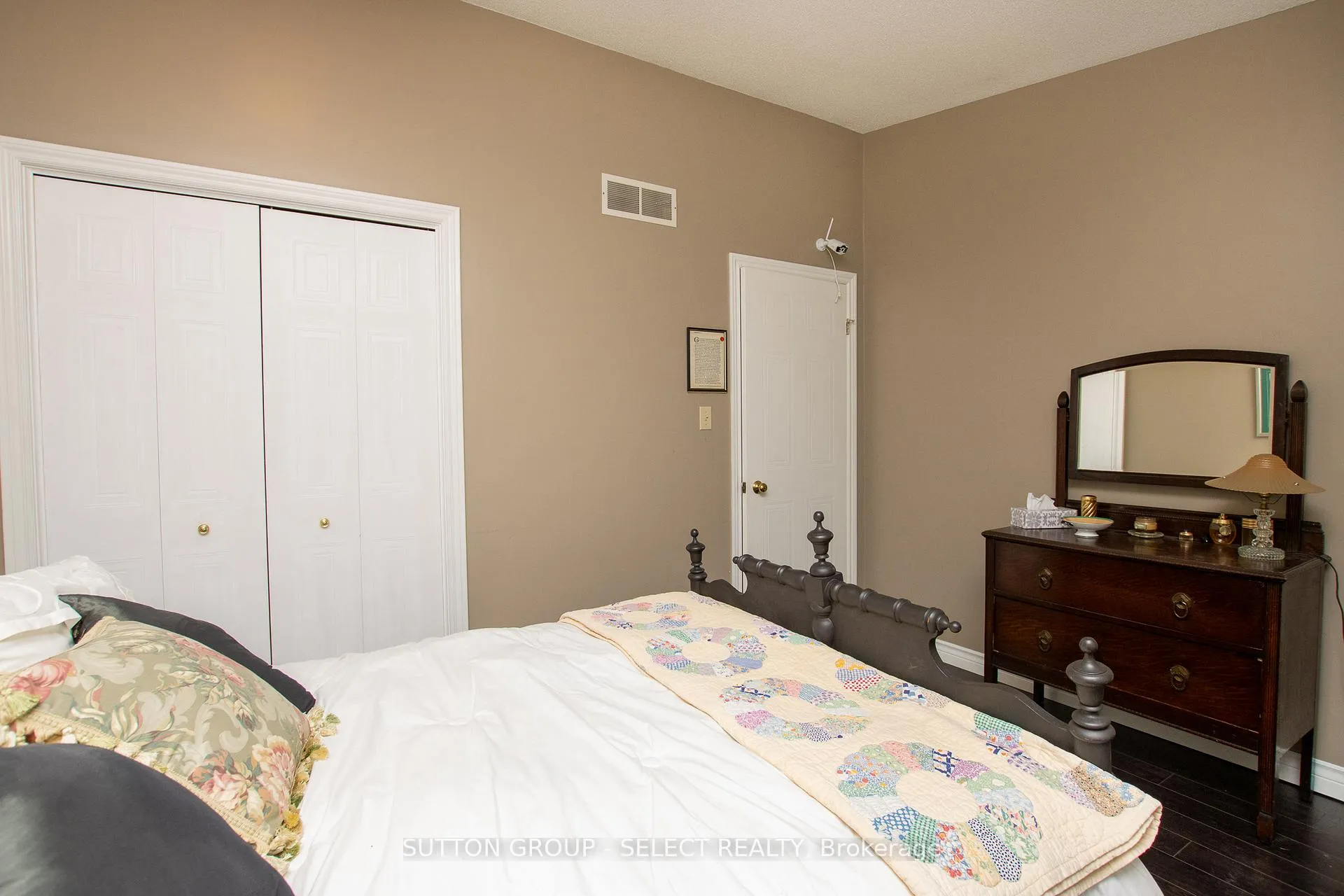 Photo 27 of Unit 4, 445 Riverside Drive, London, North N — HOMEH