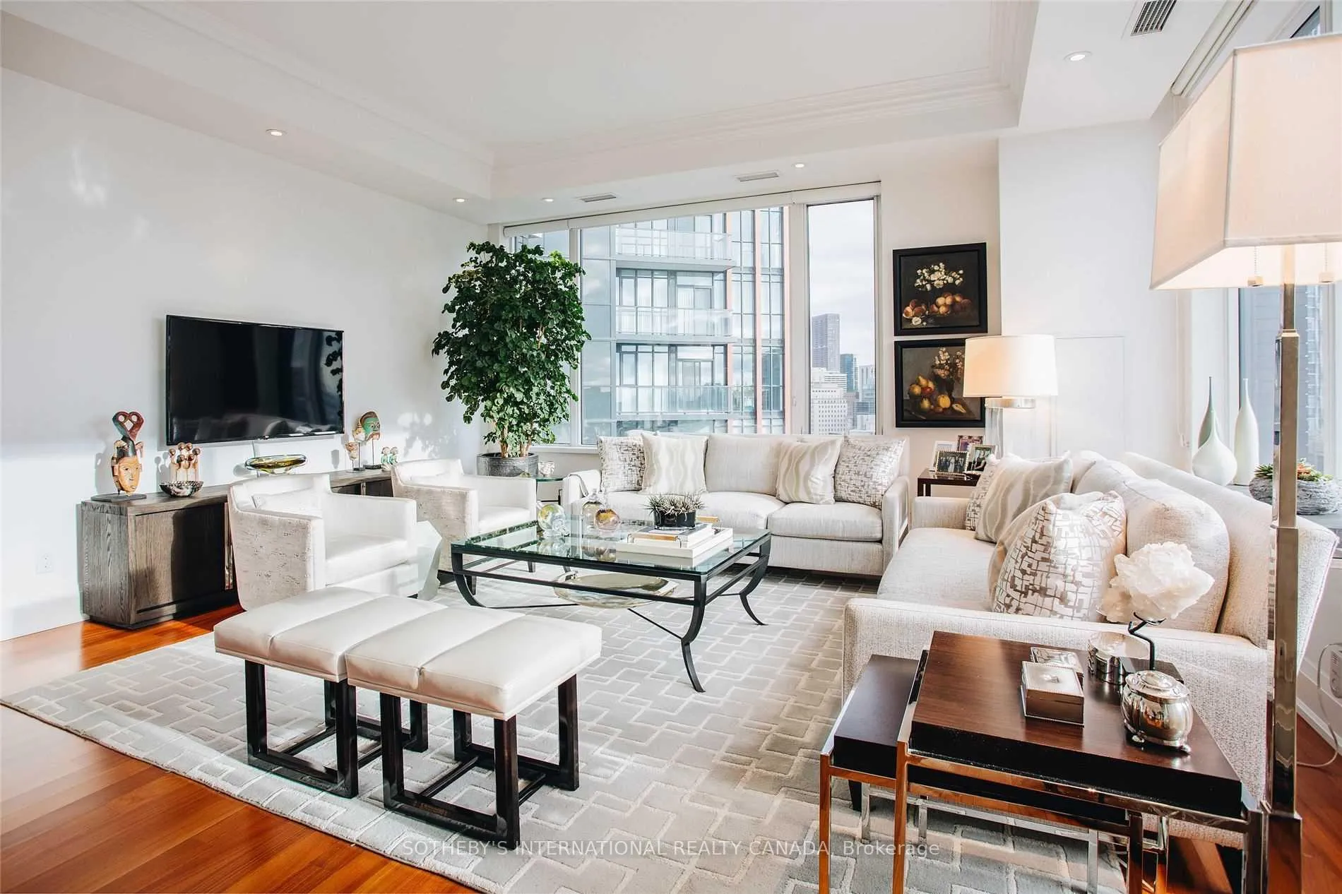 Photo 5 of Unit 1602, 88 Davenport Road, Toronto, The Annex — HOMEH