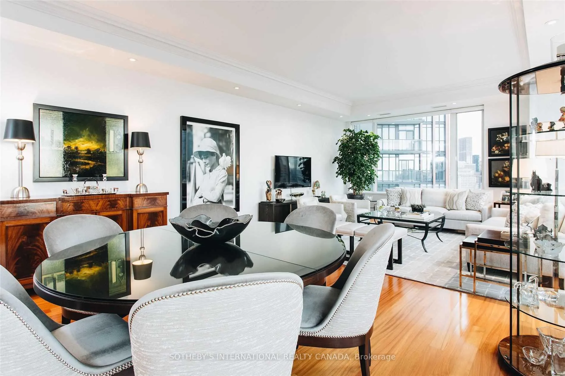 Photo 9 of Unit 1602, 88 Davenport Road, Toronto, The Annex — HOMEH