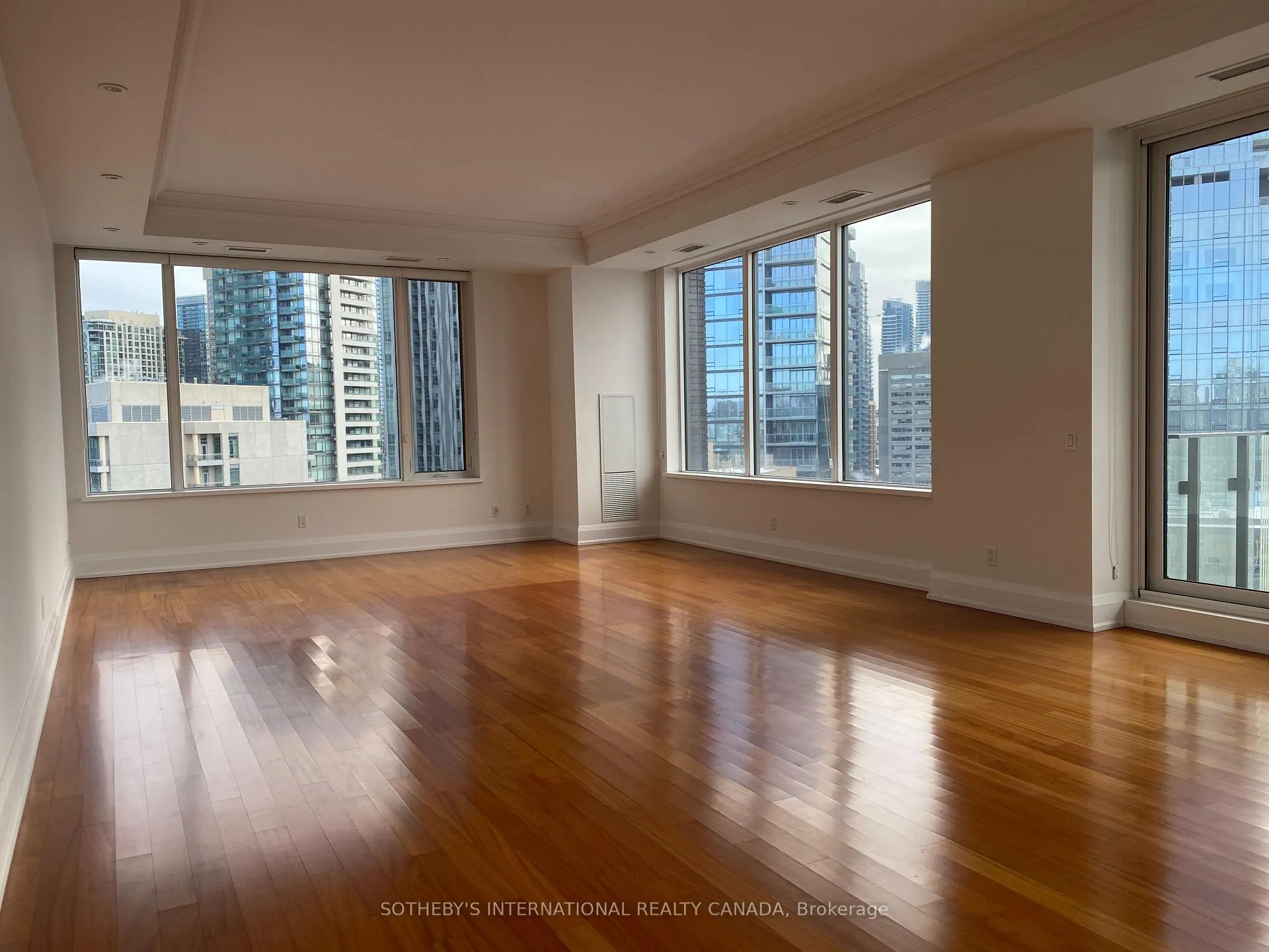 Photo 11 of Unit 1602, 88 Davenport Road, Toronto, The Annex — HOMEH