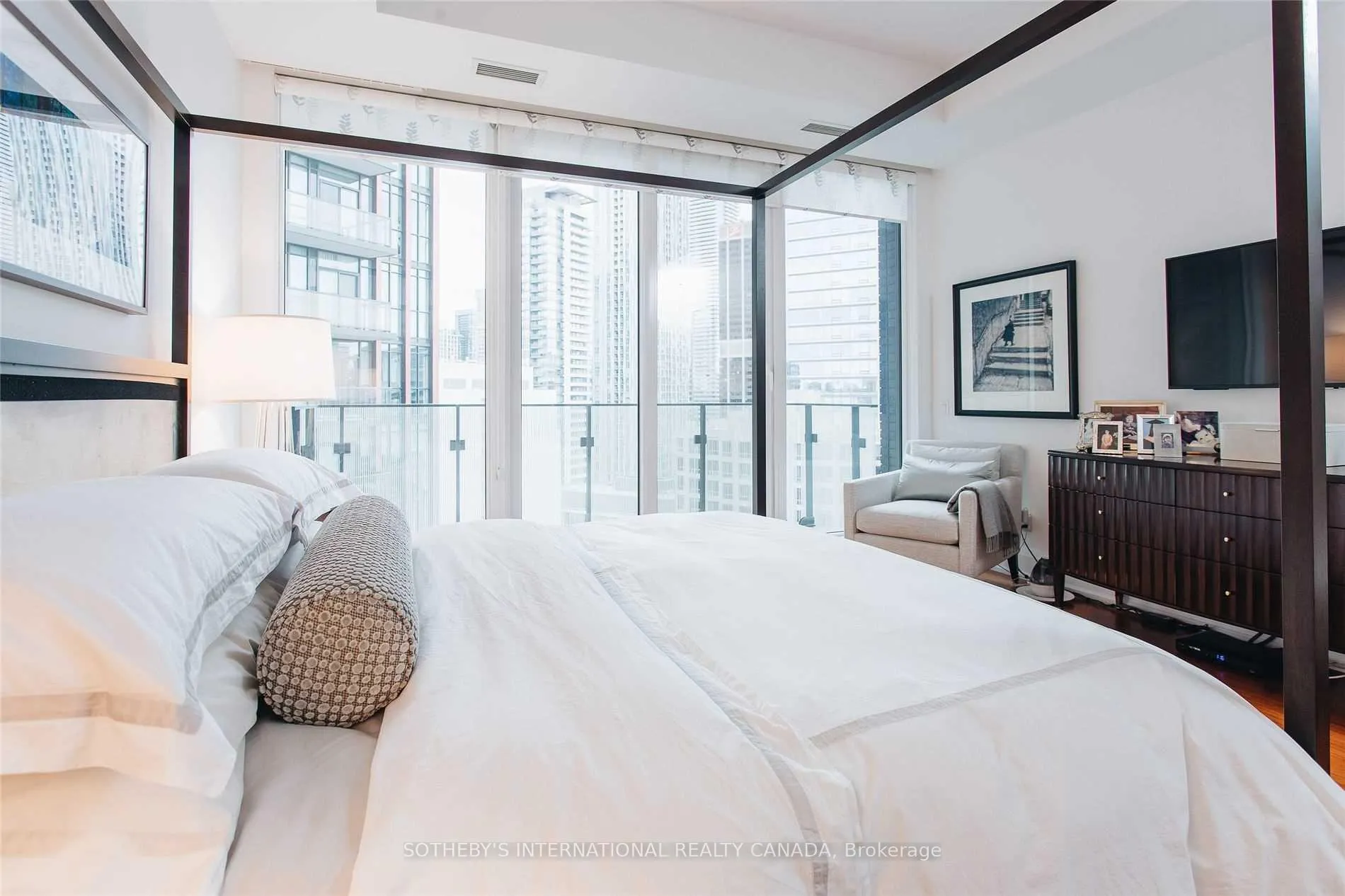 Photo 18 of Unit 1602, 88 Davenport Road, Toronto, The Annex — HOMEH