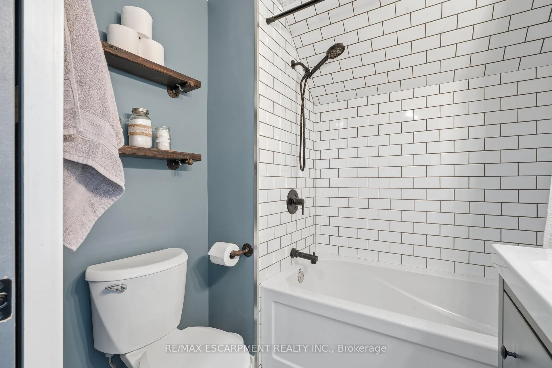 Photo 23 of 226 East 27th Street, Hamilton, Eastmount — HOMEH