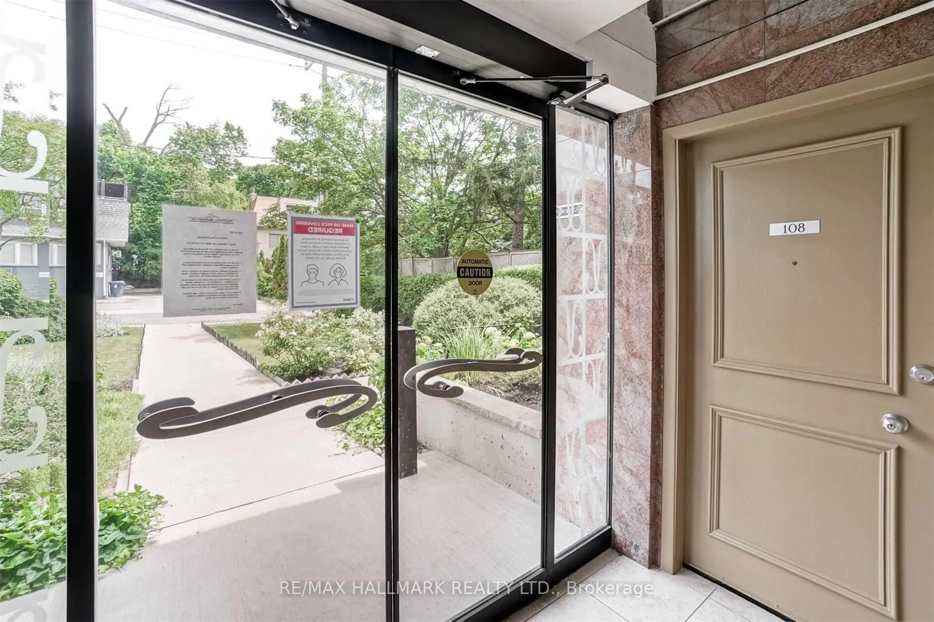 Photo 4 of Unit 108, 78 Warren Road, Toronto, Casa Loma — HOMEH