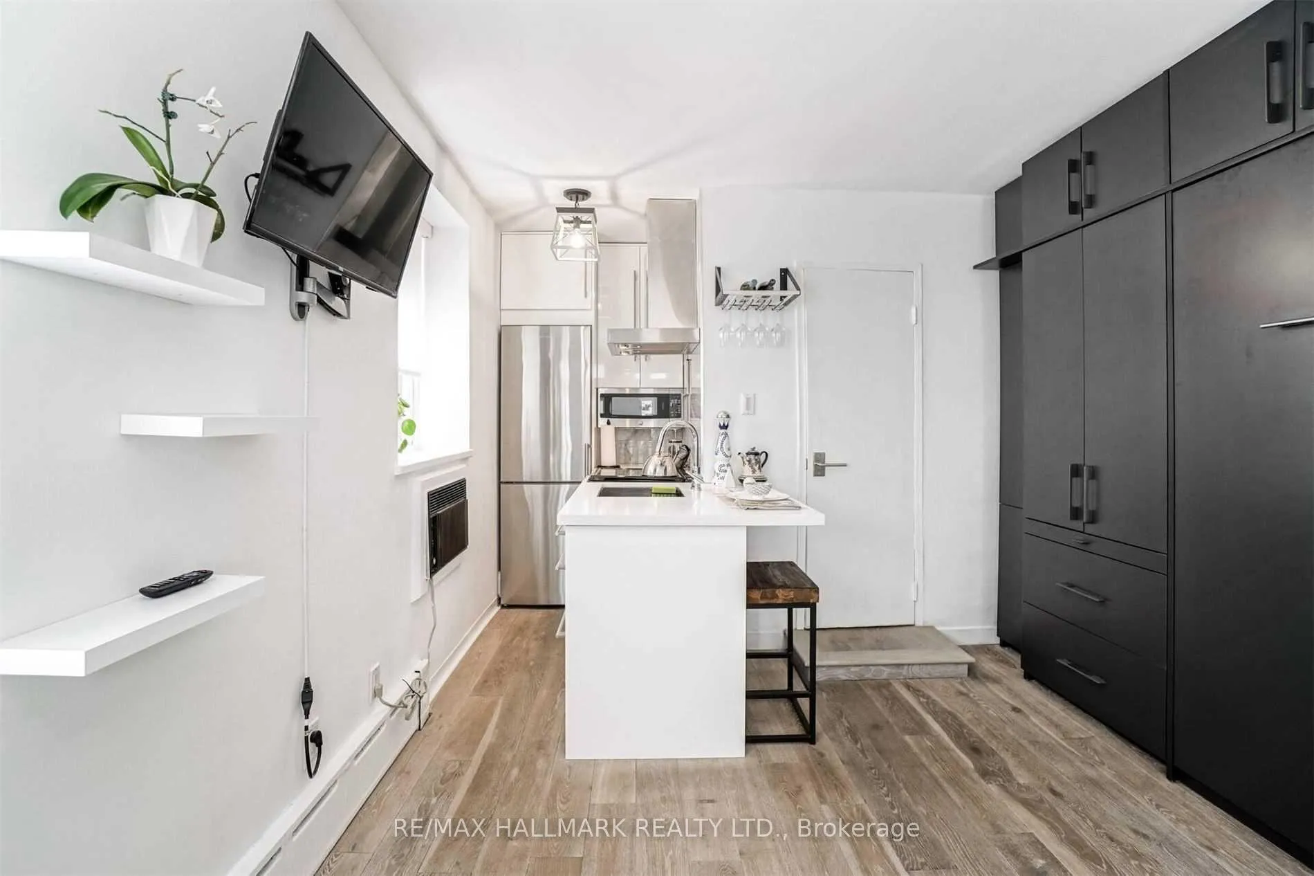 Photo 11 of Unit 108, 78 Warren Road, Toronto, Casa Loma — HOMEH