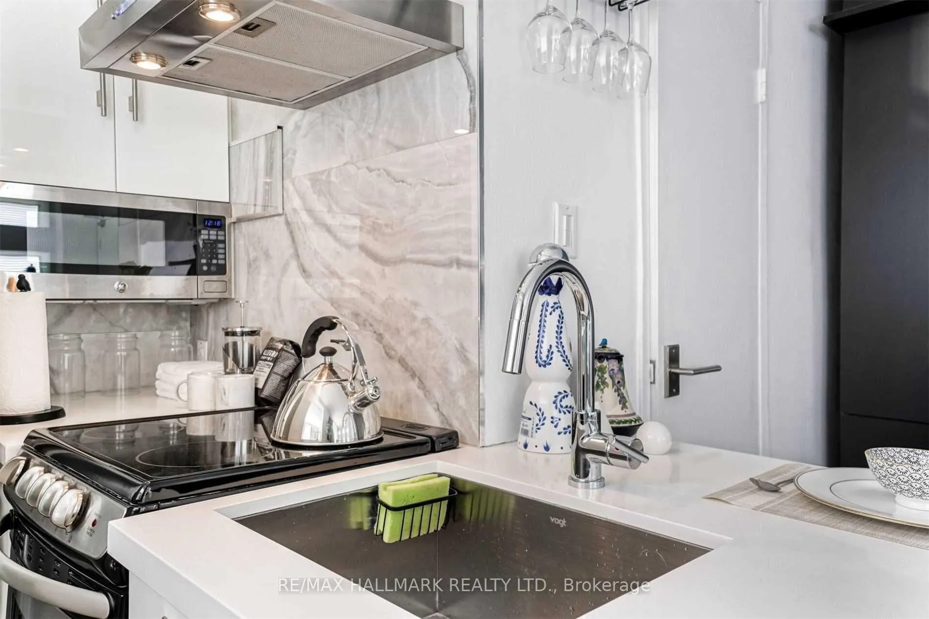 Photo 14 of Unit 108, 78 Warren Road, Toronto, Casa Loma — HOMEH