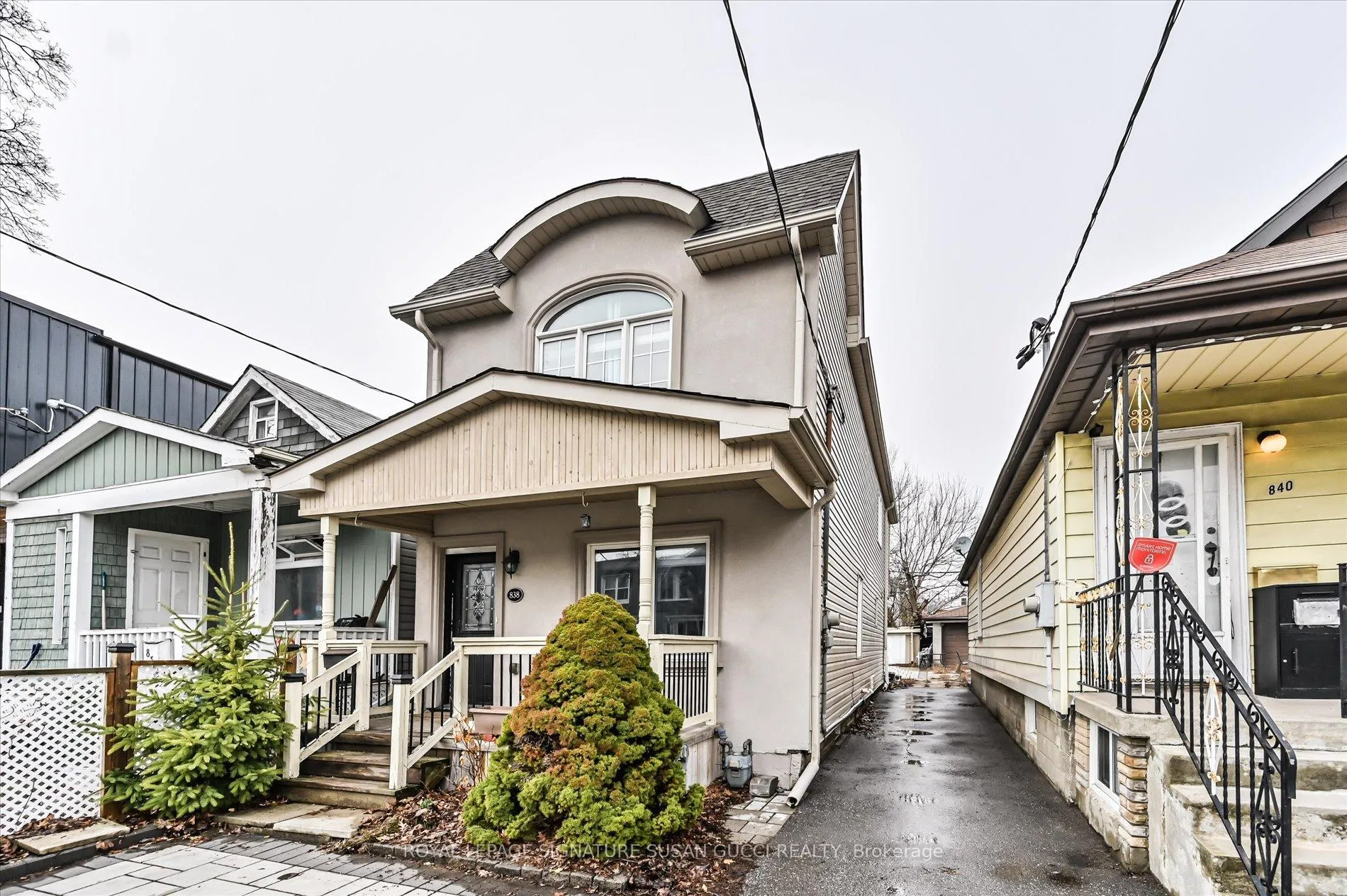 Photo 3 of 838 Sammon Avenue, Toronto, Danforth Village-East York — HOMEH