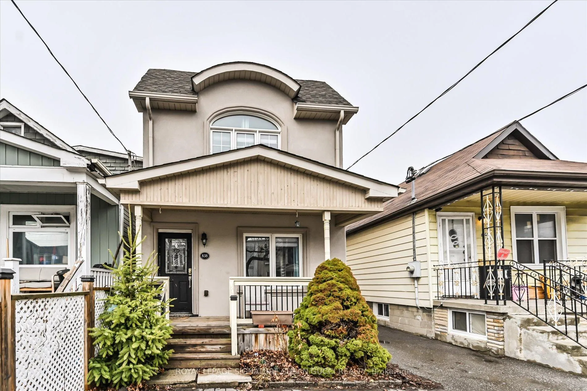 Photo 4 of 838 Sammon Avenue, Toronto, Danforth Village-East York — HOMEH