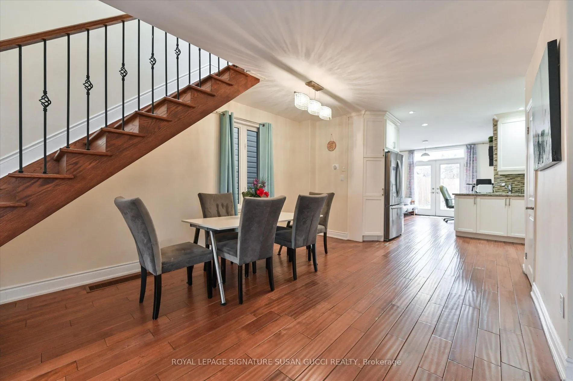Photo 13 of 838 Sammon Avenue, Toronto, Danforth Village-East York — HOMEH