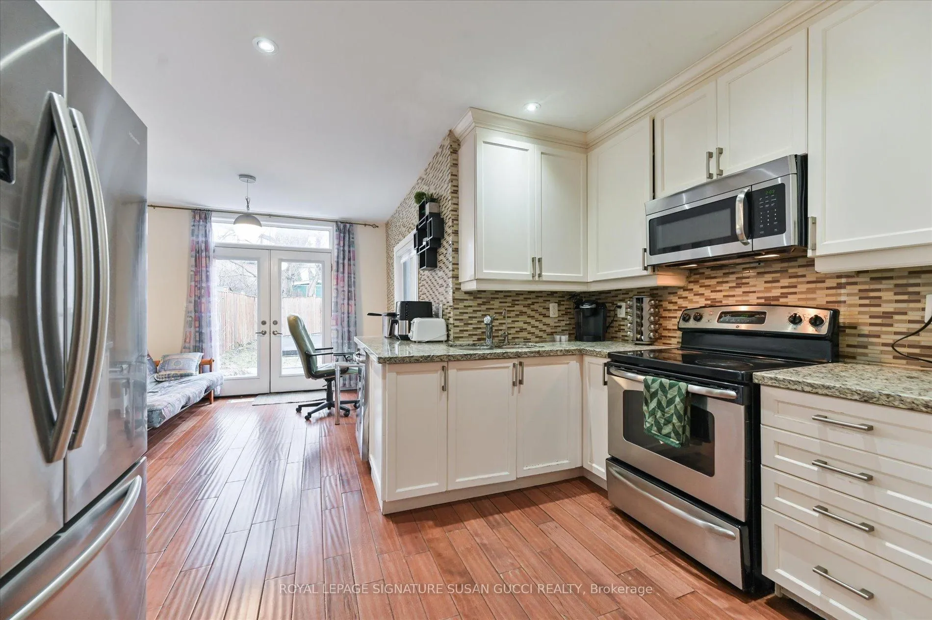 Photo 14 of 838 Sammon Avenue, Toronto, Danforth Village-East York — HOMEH