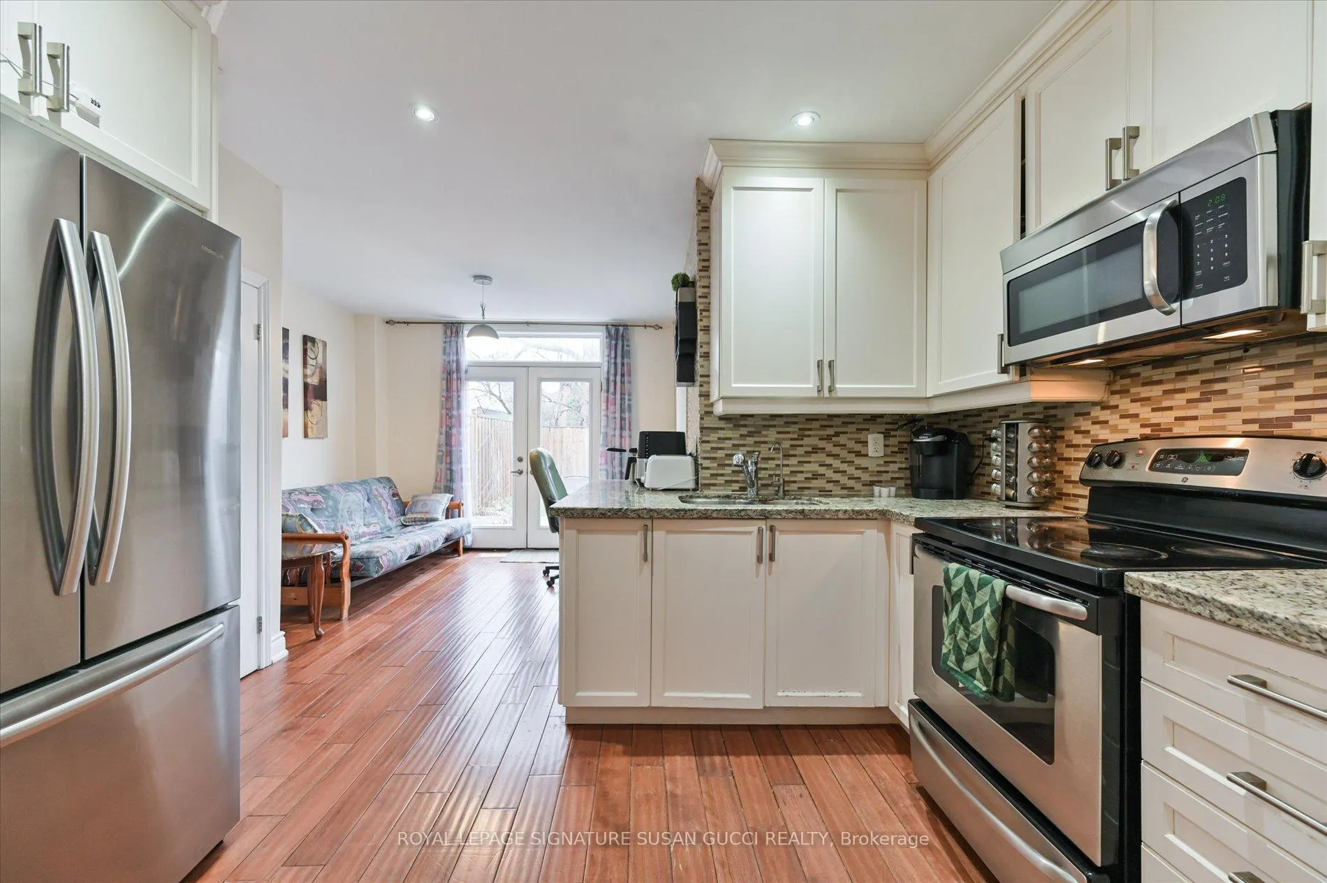 Photo 16 of 838 Sammon Avenue, Toronto, Danforth Village-East York — HOMEH