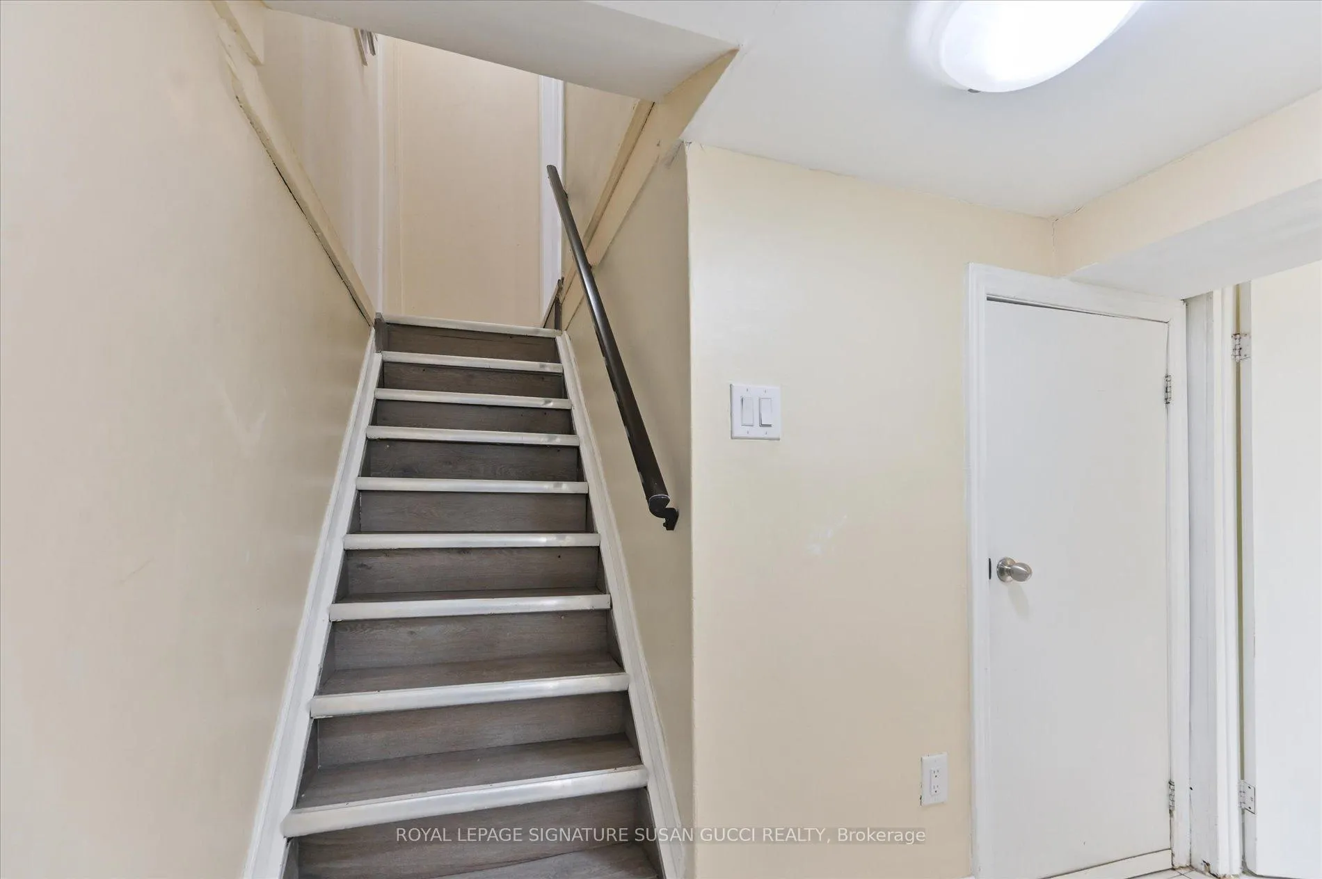 Photo 31 of 838 Sammon Avenue, Toronto, Danforth Village-East York — HOMEH