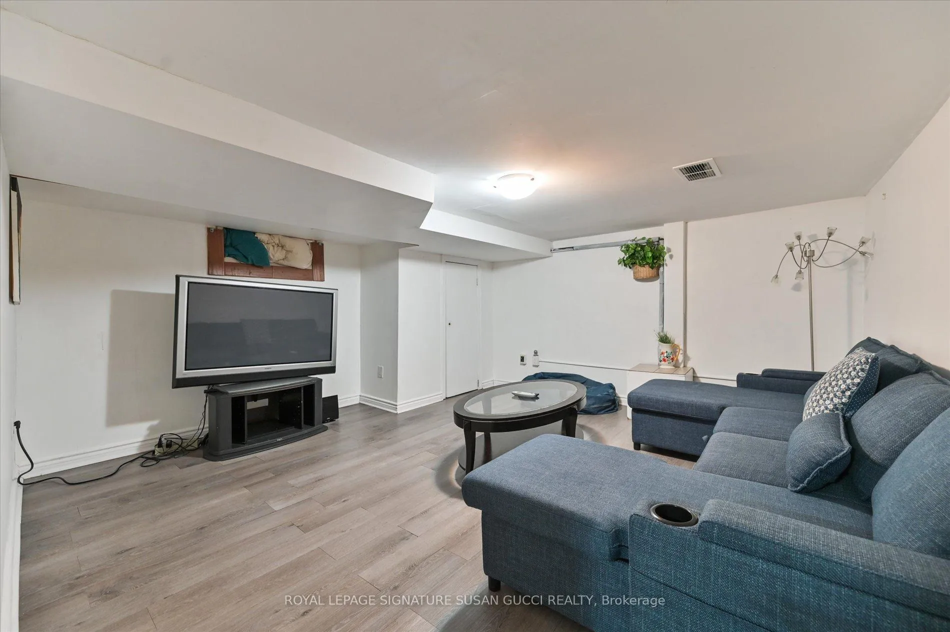 Photo 34 of 838 Sammon Avenue, Toronto, Danforth Village-East York — HOMEH
