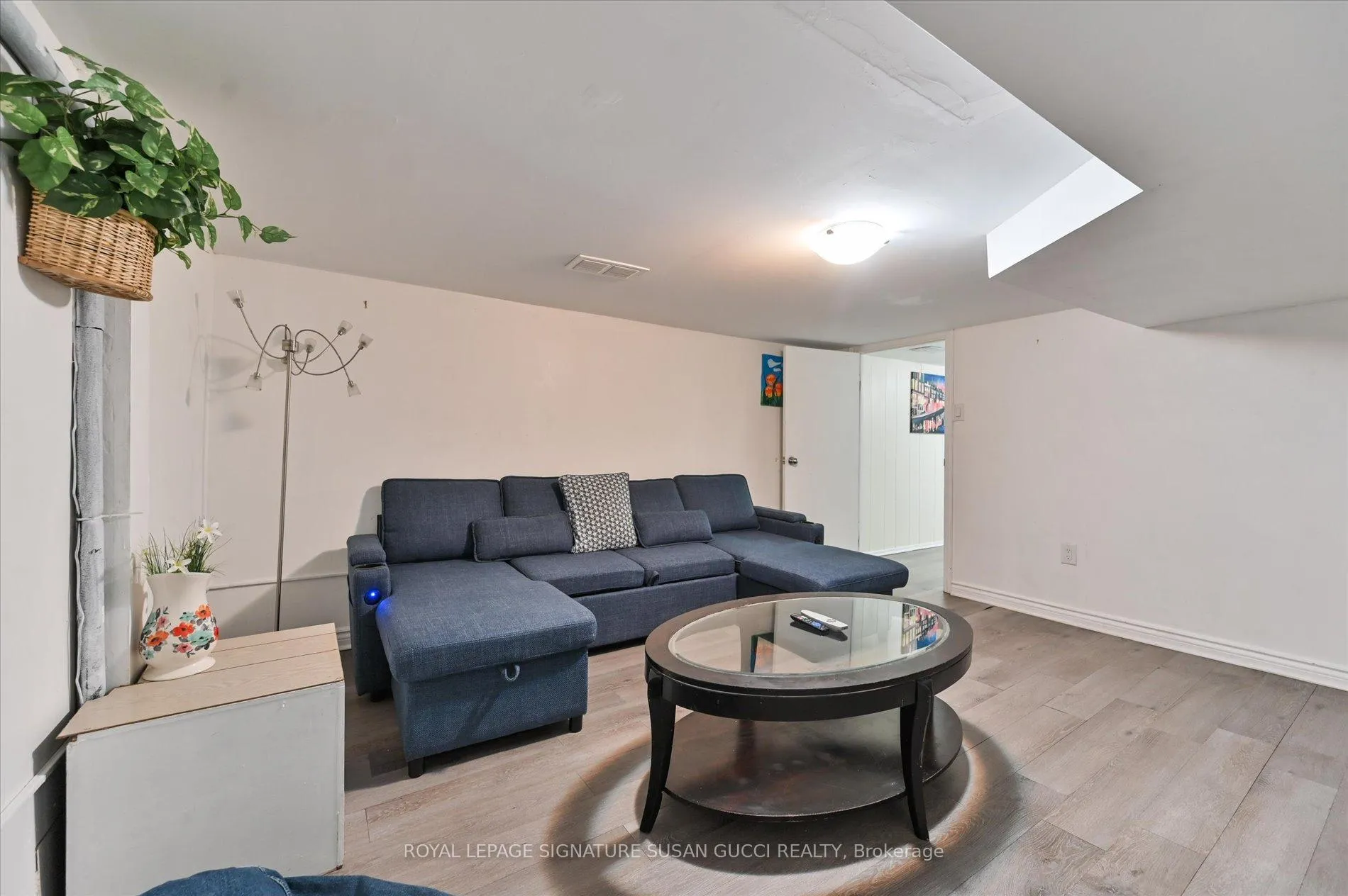Photo 35 of 838 Sammon Avenue, Toronto, Danforth Village-East York — HOMEH