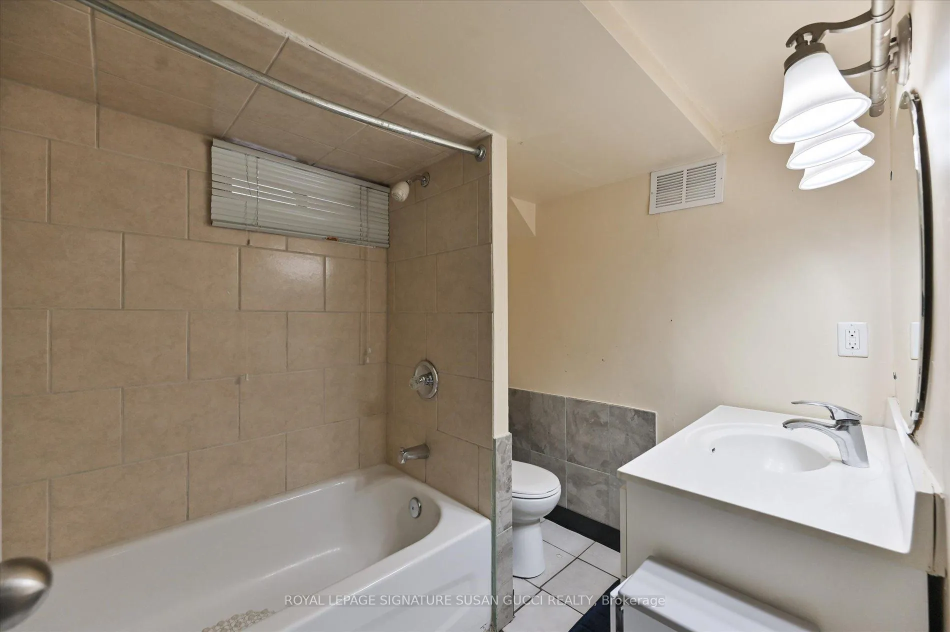Photo 36 of 838 Sammon Avenue, Toronto, Danforth Village-East York — HOMEH