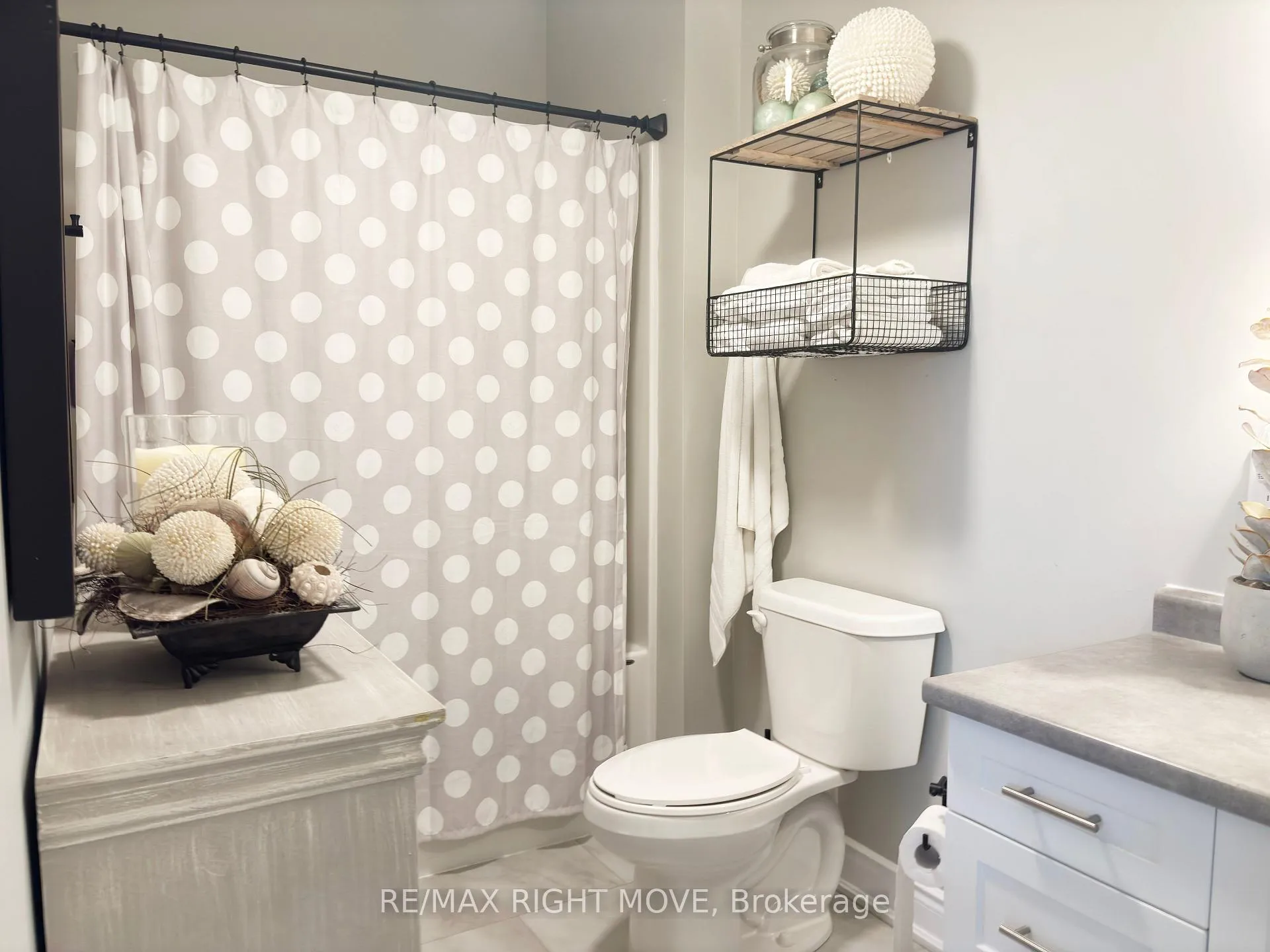 Photo 21 of 370 Lucy Lane, Orillia — HOMEH