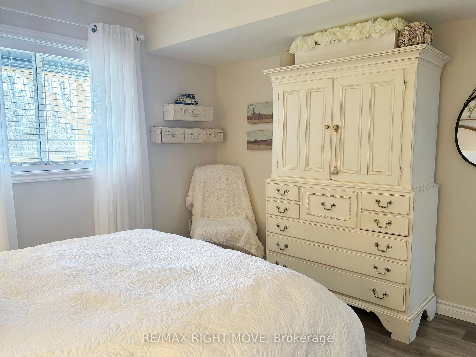 Photo 33 of 370 Lucy Lane, Orillia — HOMEH