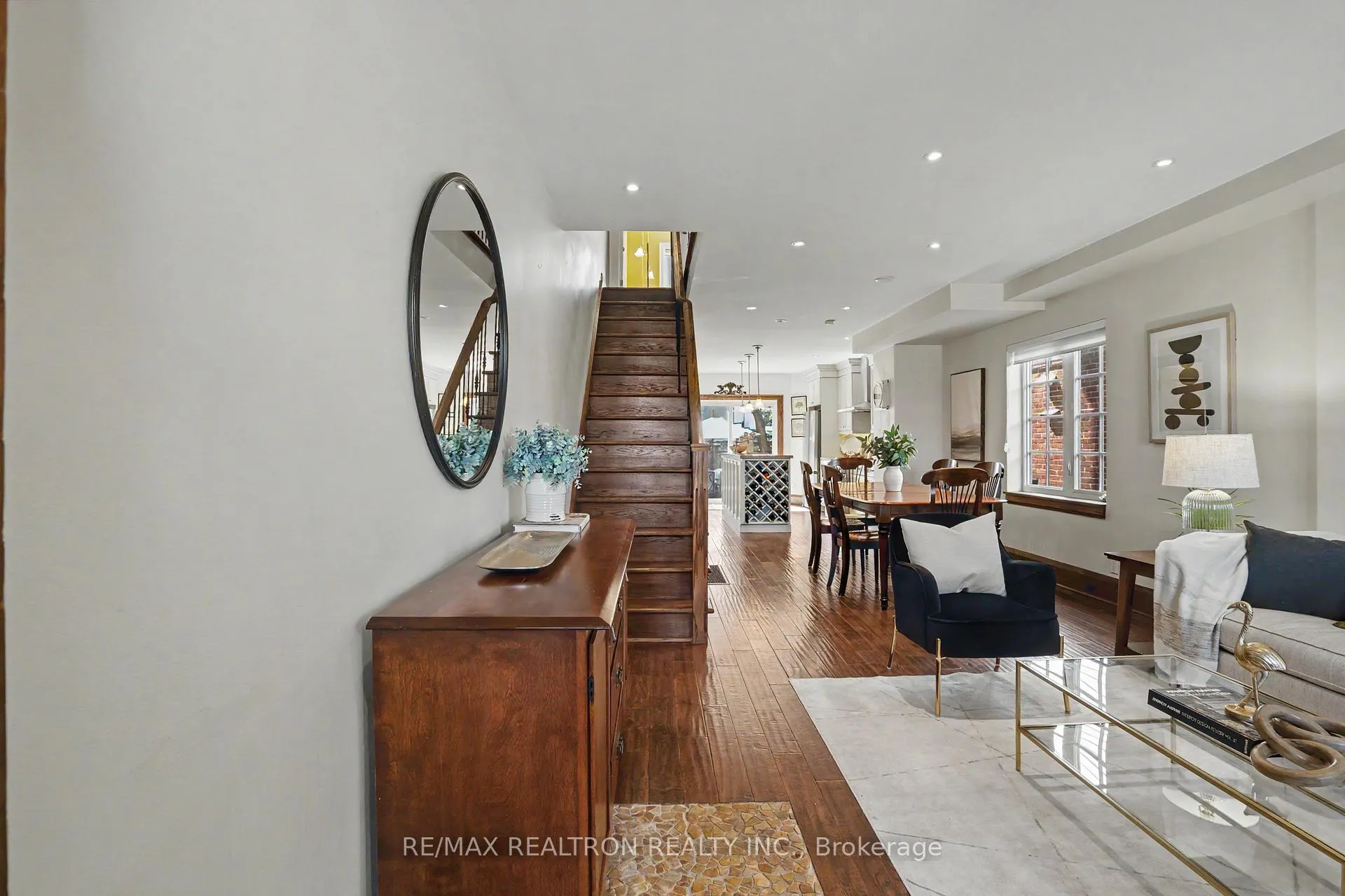 Photo 1 of 483 Roehampton Avenue, Toronto, Mount Pleasant East — HOMEH
