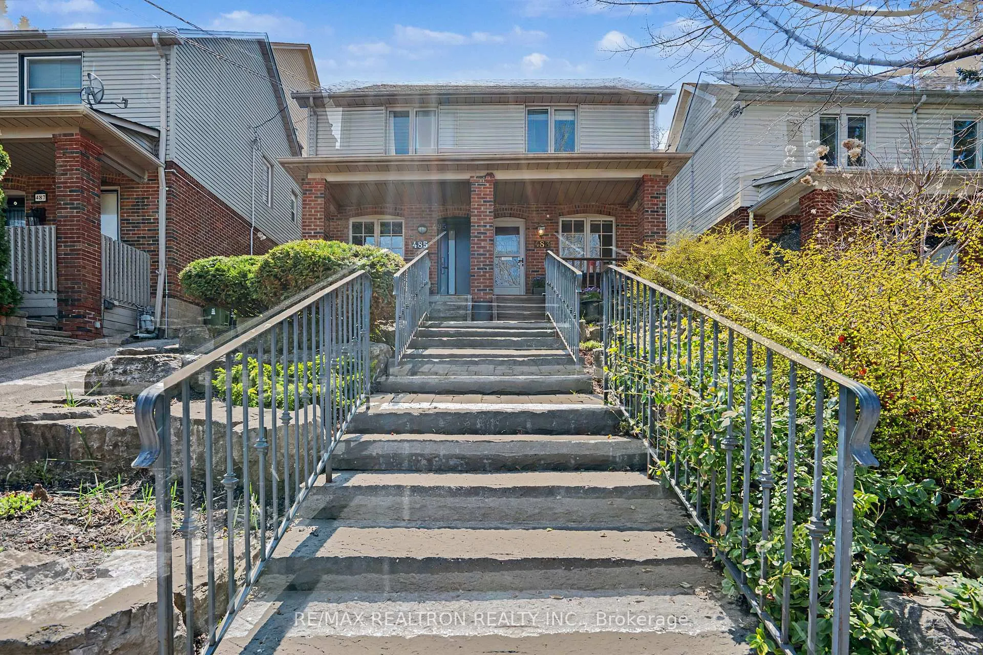 Photo 2 of 483 Roehampton Avenue, Toronto, Mount Pleasant East — HOMEH