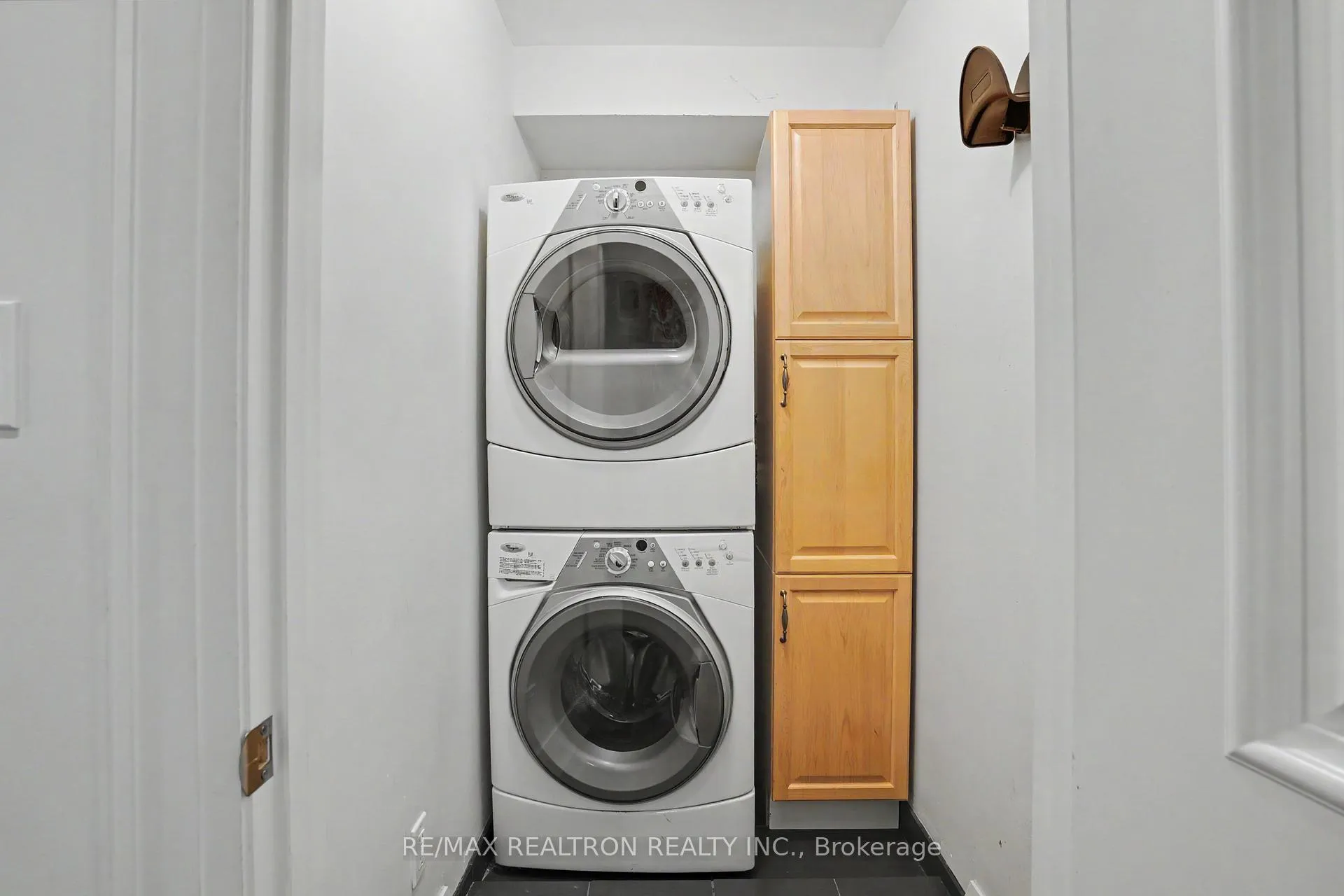 Photo 16 of 483 Roehampton Avenue, Toronto, Mount Pleasant East — HOMEH