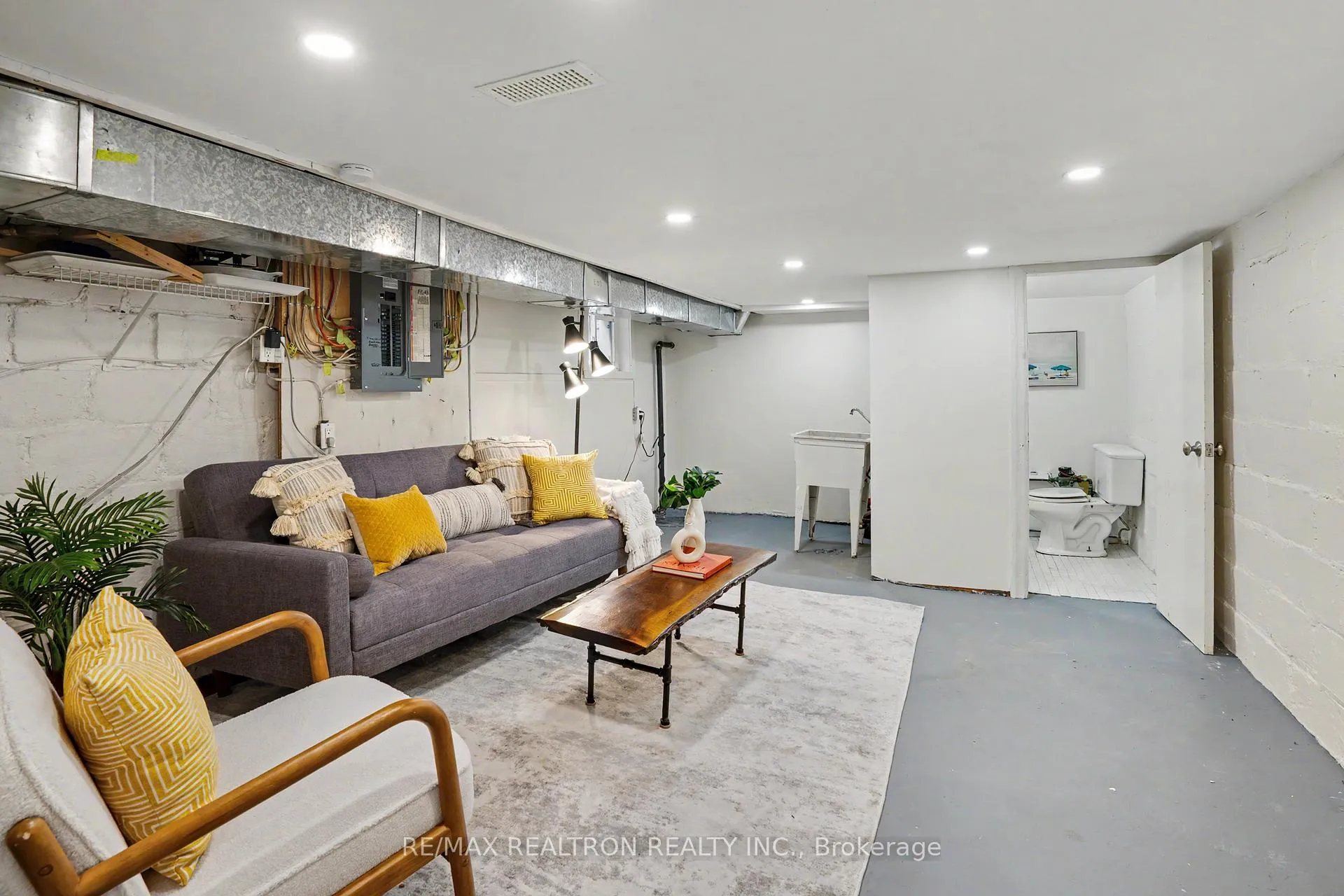 Photo 19 of 483 Roehampton Avenue, Toronto, Mount Pleasant East — HOMEH