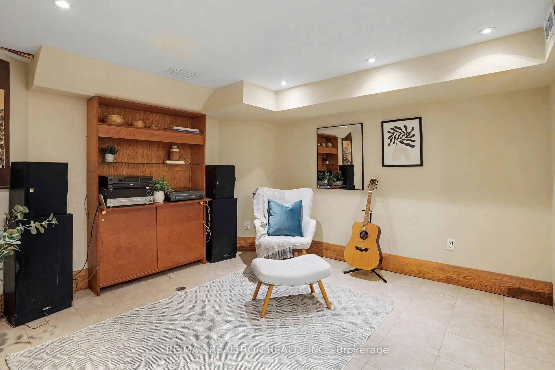 Photo 21 of 483 Roehampton Avenue, Toronto, Mount Pleasant East — HOMEH