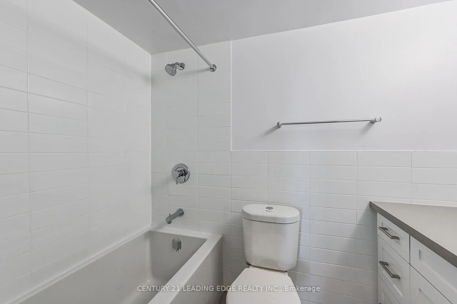 Photo 5 of Unit 907, 20 Prince Arthur Avenue, Toronto, The Annex — HOMEH