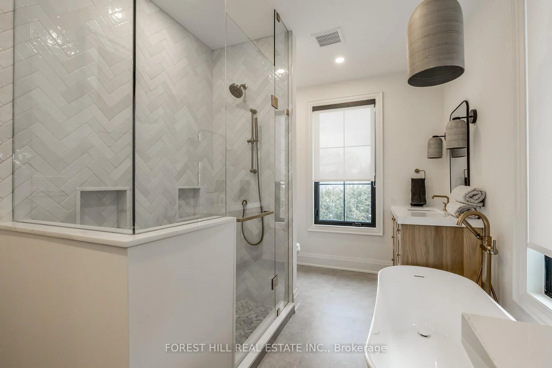 Photo 3 of 271 Codrington Street, Barrie, Codrington — HOMEH