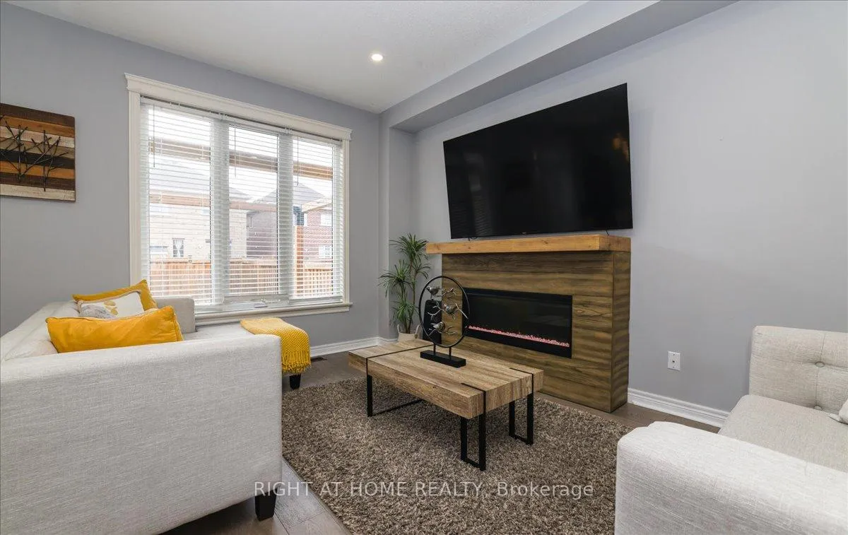 Photo 6 of 24 Prady Lane, New Tecumseth, Tottenham — HOMEH