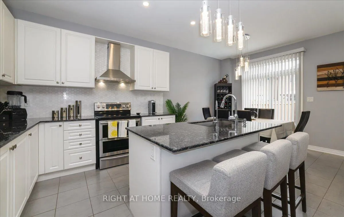 Photo 7 of 24 Prady Lane, New Tecumseth, Tottenham — HOMEH