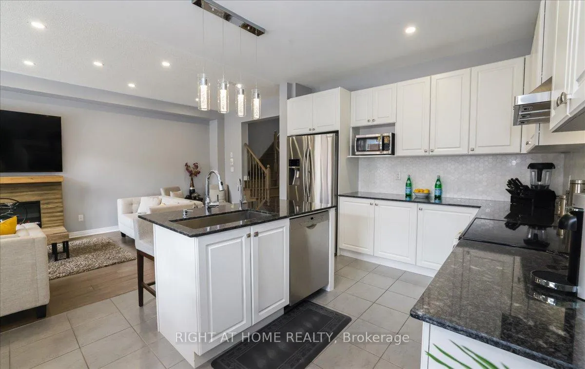 Photo 12 of 24 Prady Lane, New Tecumseth, Tottenham — HOMEH