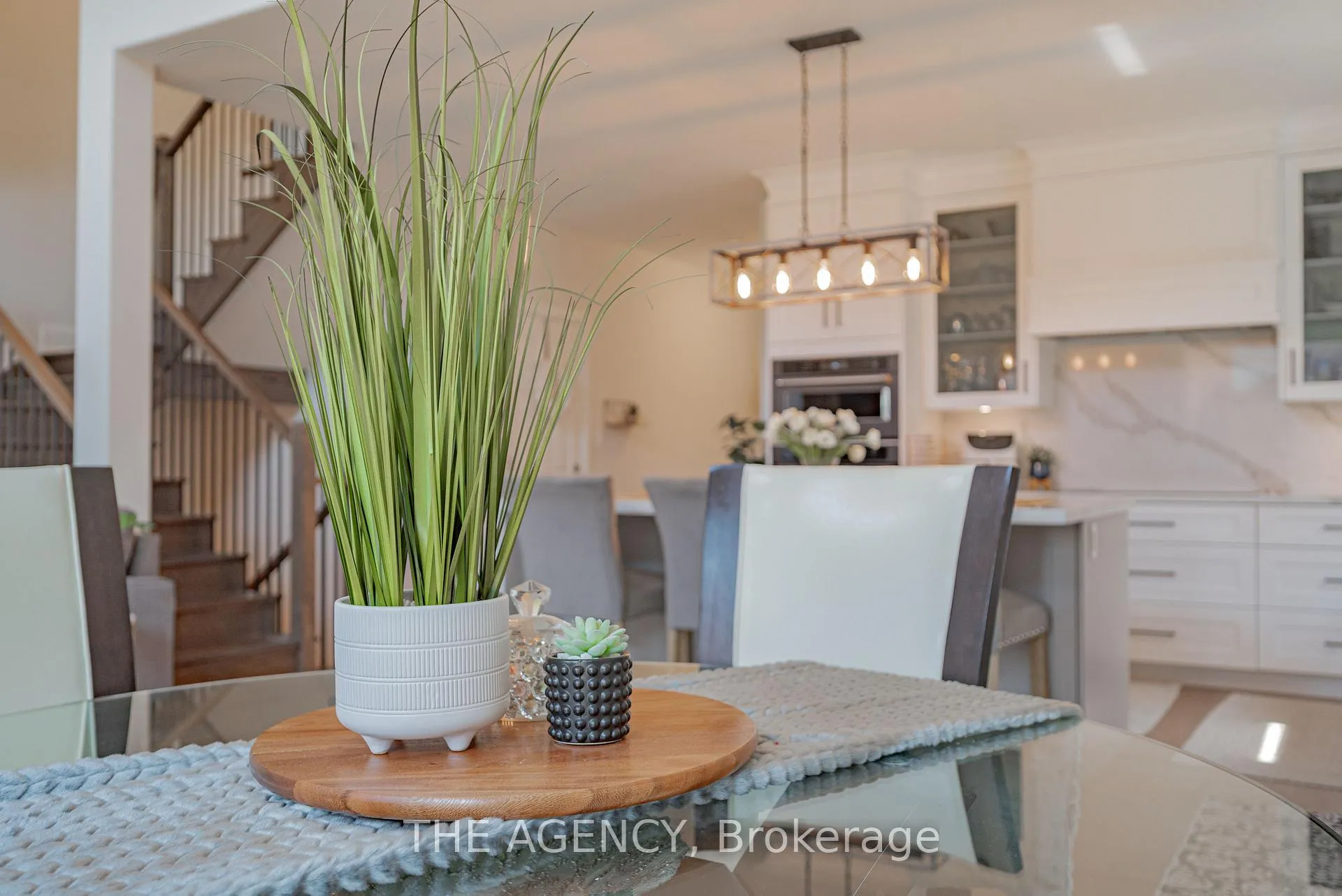 Photo 5 of 425 Melling Avenue, Peterborough, Northcrest Ward 5 — HOMEH