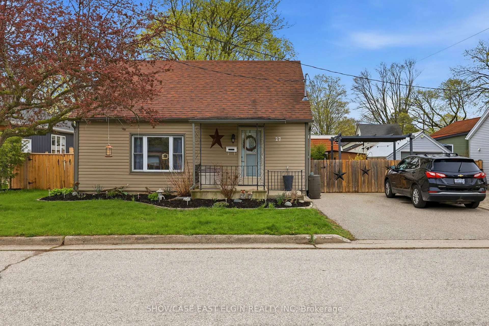 Photo 1 of 27 Linden Street, Aylmer — HOMEH
