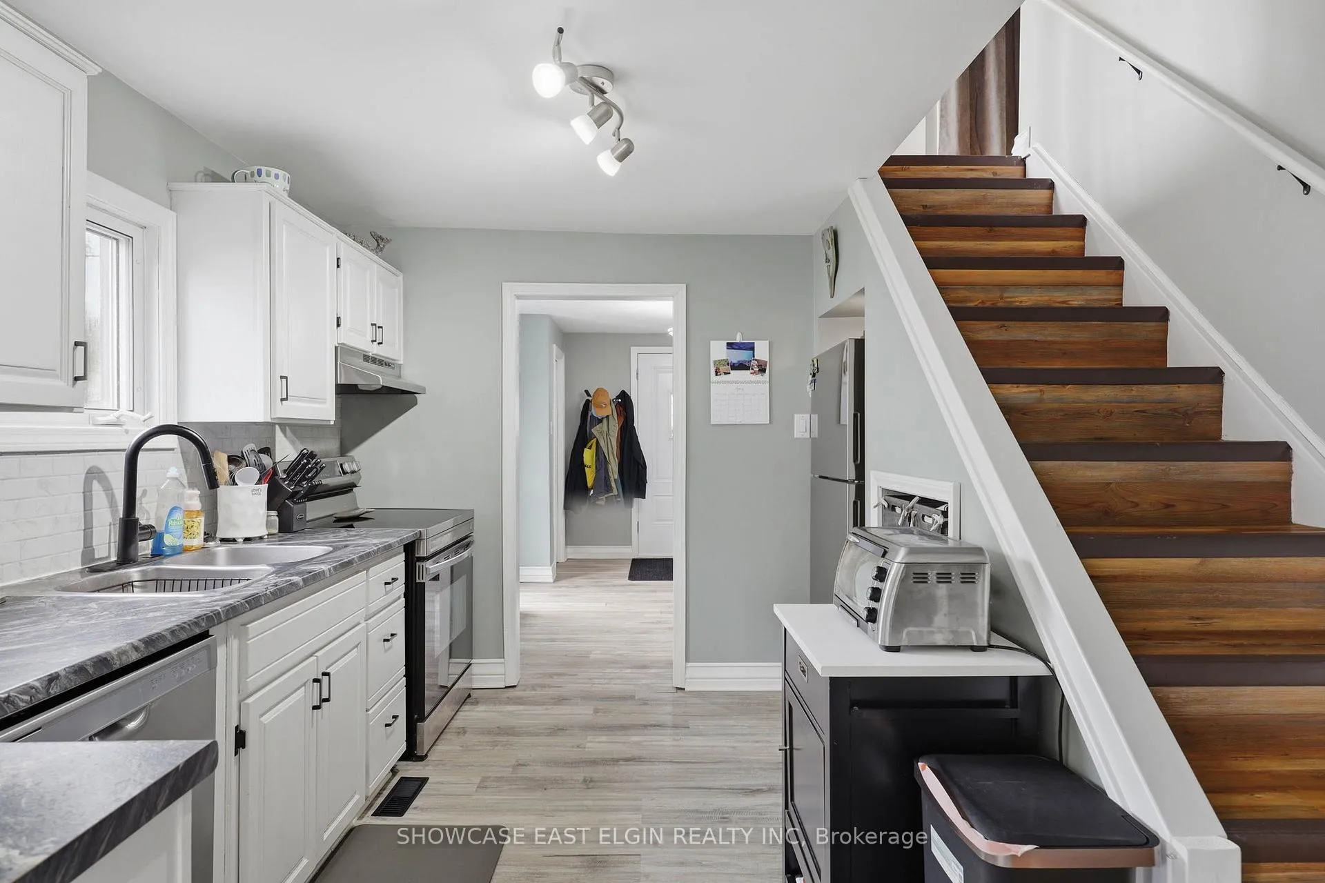 Photo 15 of 27 Linden Street, Aylmer — HOMEH