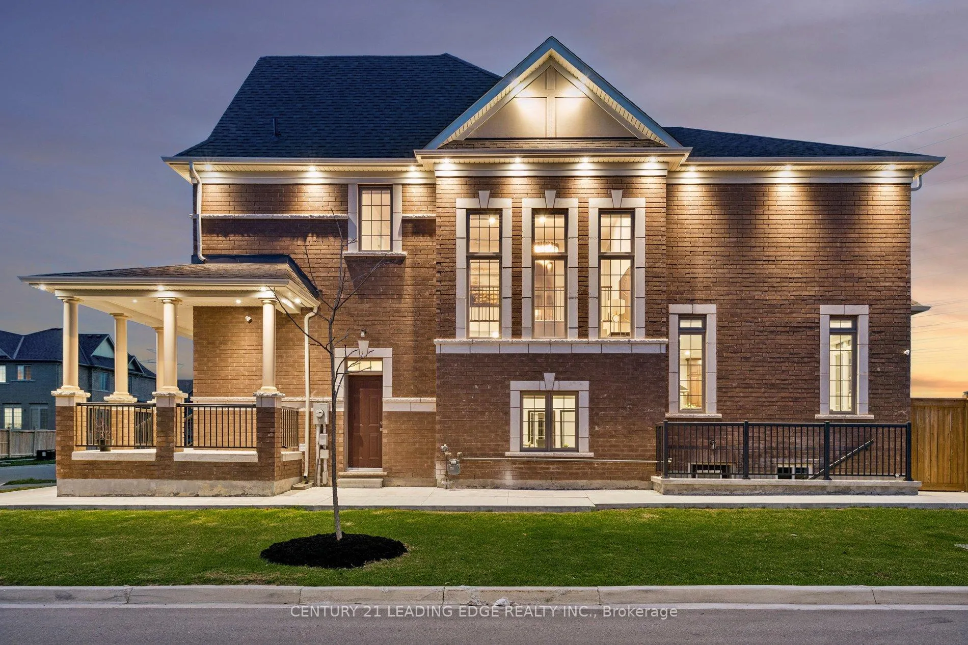 Photo 3 of 2636 Craftsman Drive, Oshawa, Windfields — HOMEH