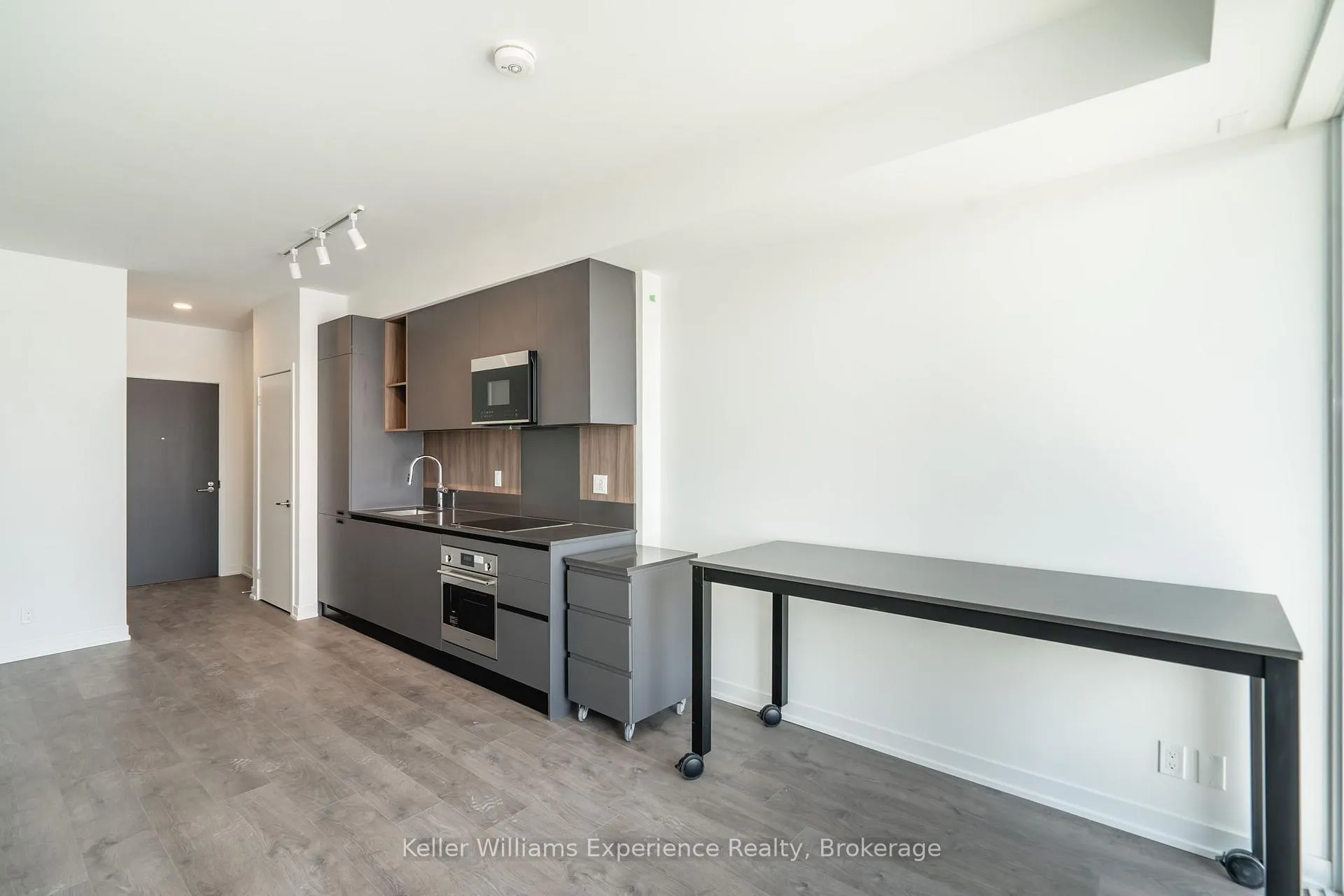Photo 4 of Unit 1910, 39 Mary Street, Barrie, City Centre — HOMEH