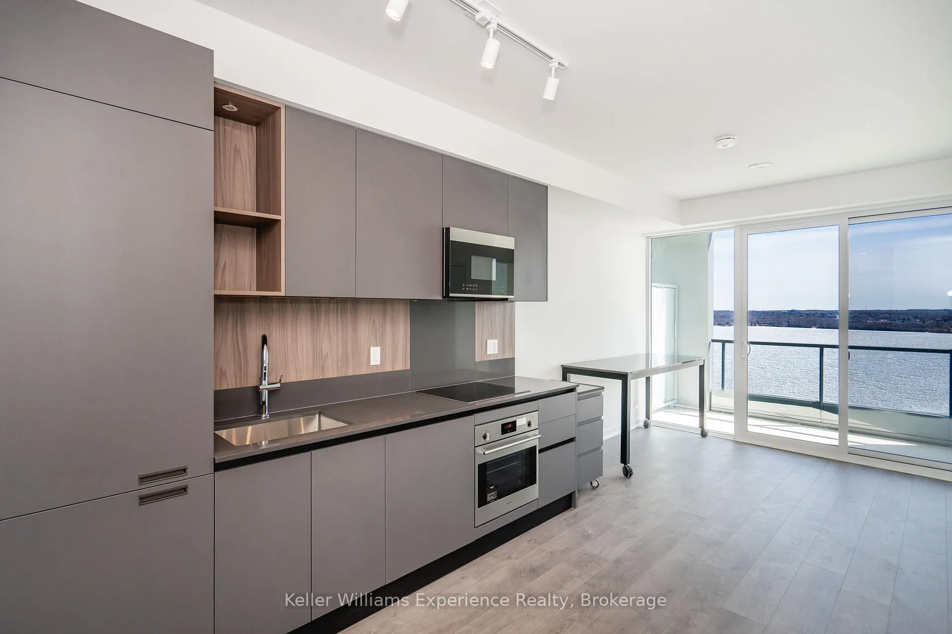Photo 7 of Unit 1910, 39 Mary Street, Barrie, City Centre — HOMEH