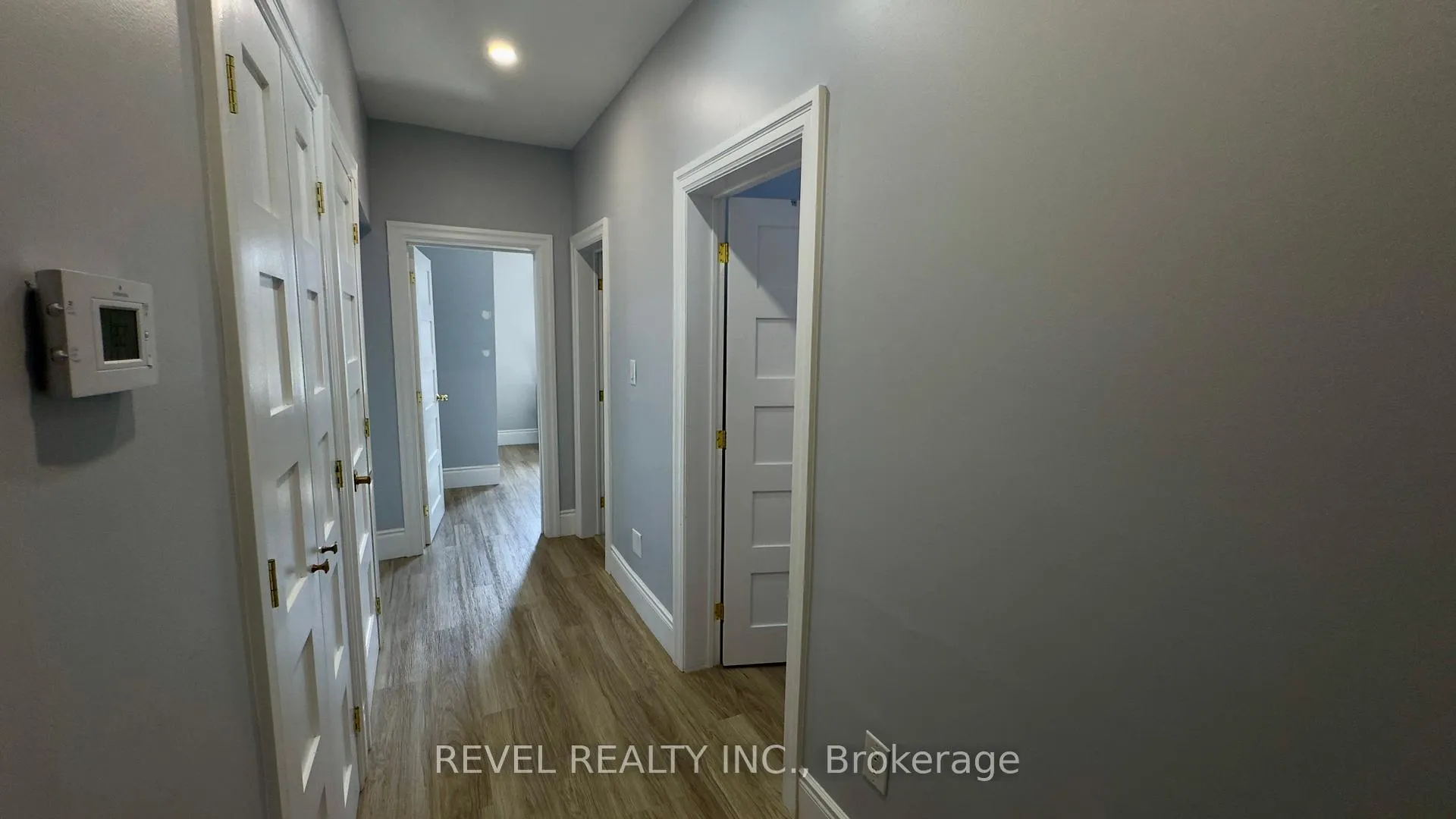 Photo 3 of Unit Middle Room, 520 Cochrane Road, Hamilton, Rosedale — HOMEH