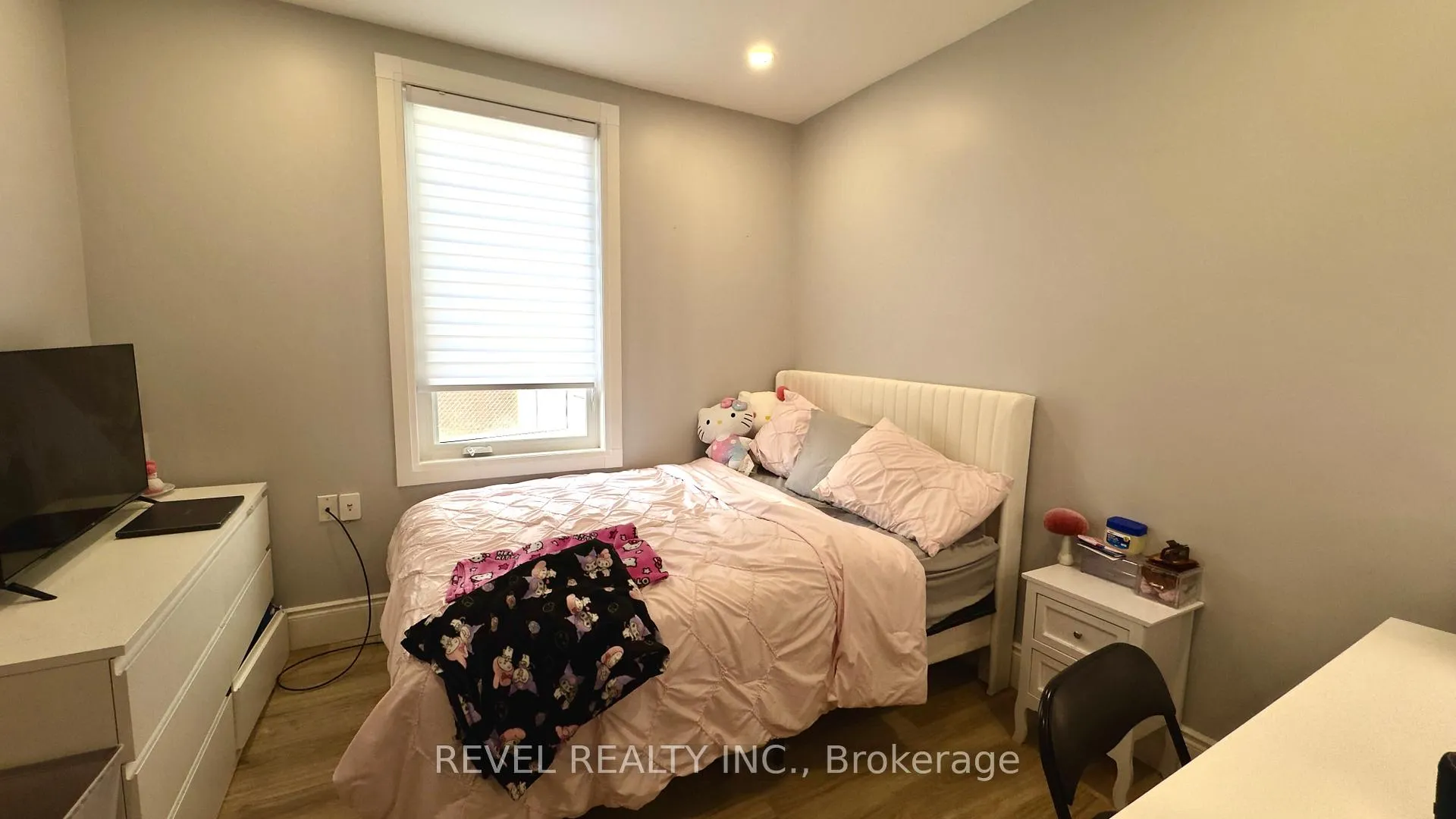 Photo 4 of Unit Middle Room, 520 Cochrane Road, Hamilton, Rosedale — HOMEH