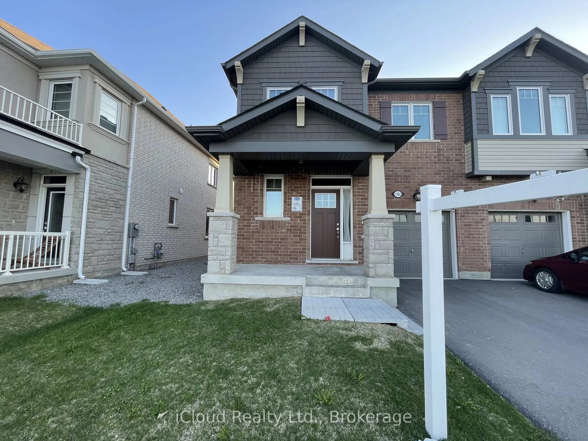 Photo 1 of 1360 Sycamore Gardens, Milton, Cobban — HOMEH