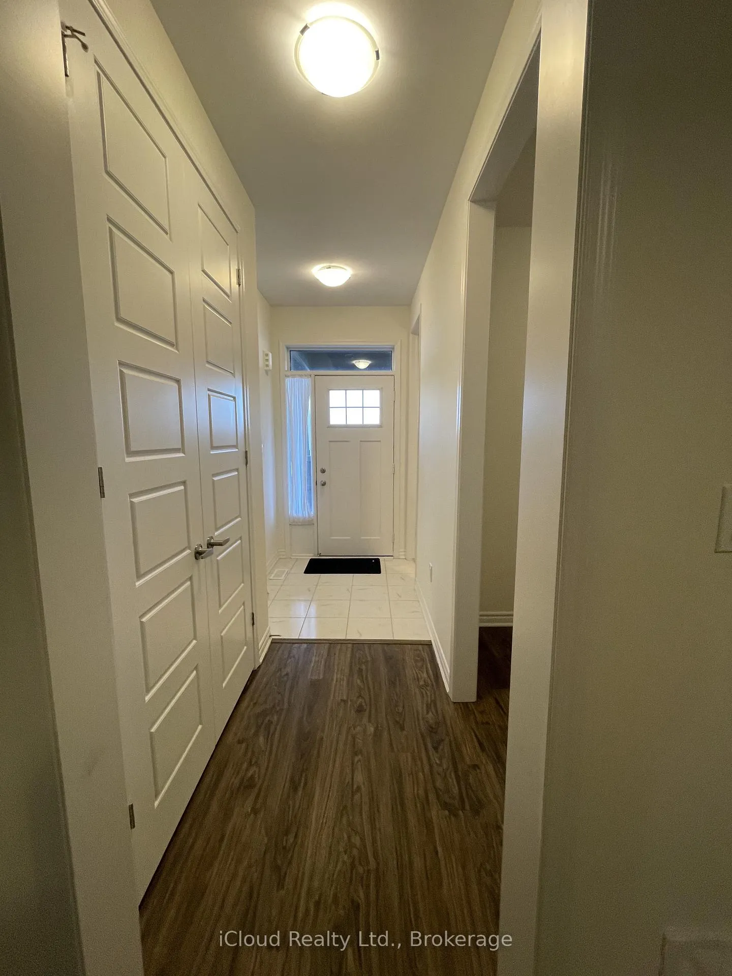 Photo 6 of 1360 Sycamore Gardens, Milton, Cobban — HOMEH