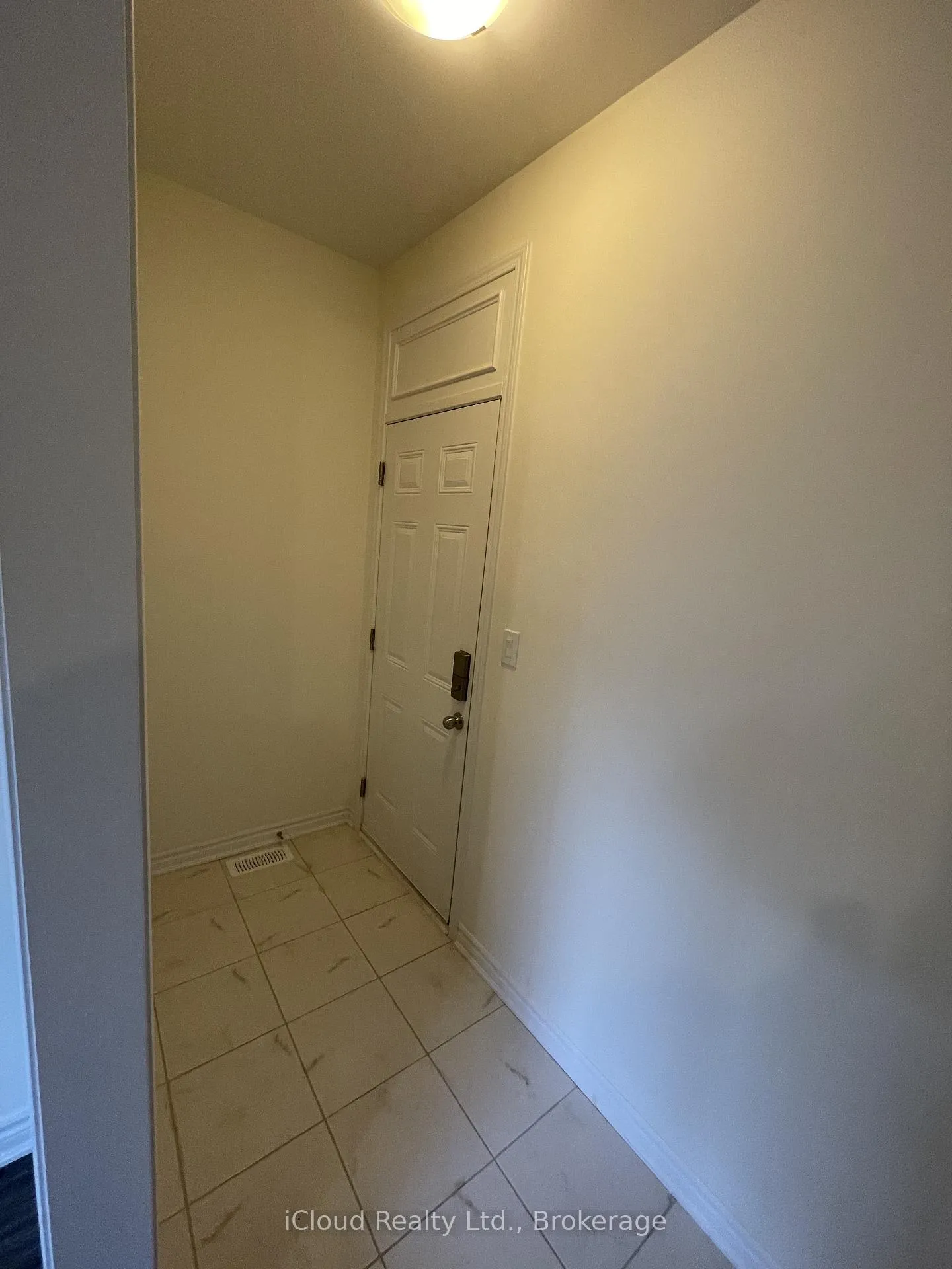 Photo 16 of 1360 Sycamore Gardens, Milton, Cobban — HOMEH