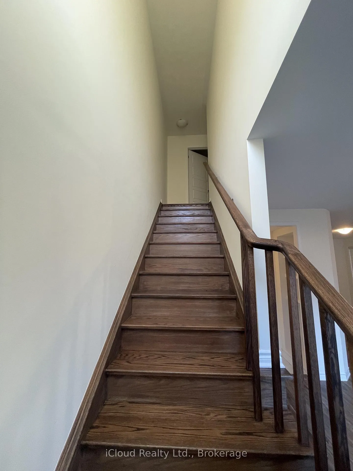 Photo 17 of 1360 Sycamore Gardens, Milton, Cobban — HOMEH