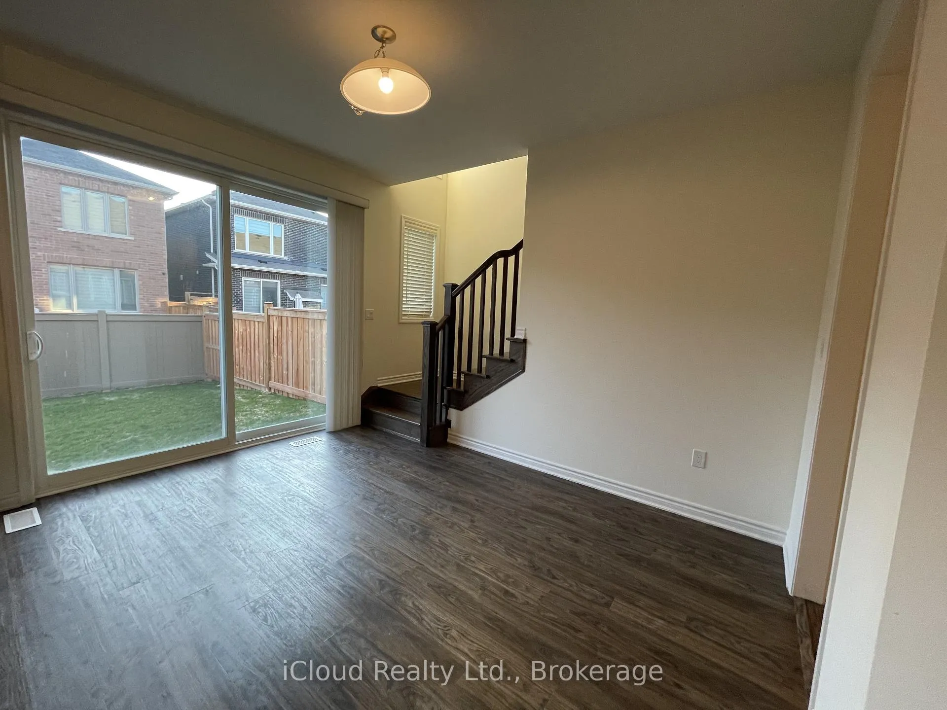 Photo 19 of 1360 Sycamore Gardens, Milton, Cobban — HOMEH