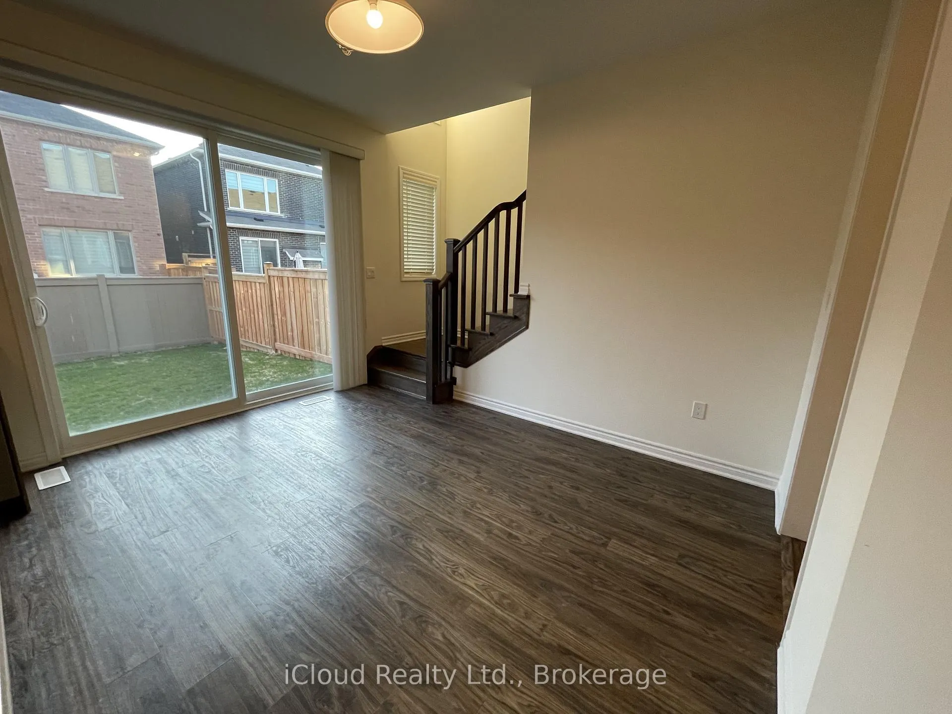 Photo 20 of 1360 Sycamore Gardens, Milton, Cobban — HOMEH