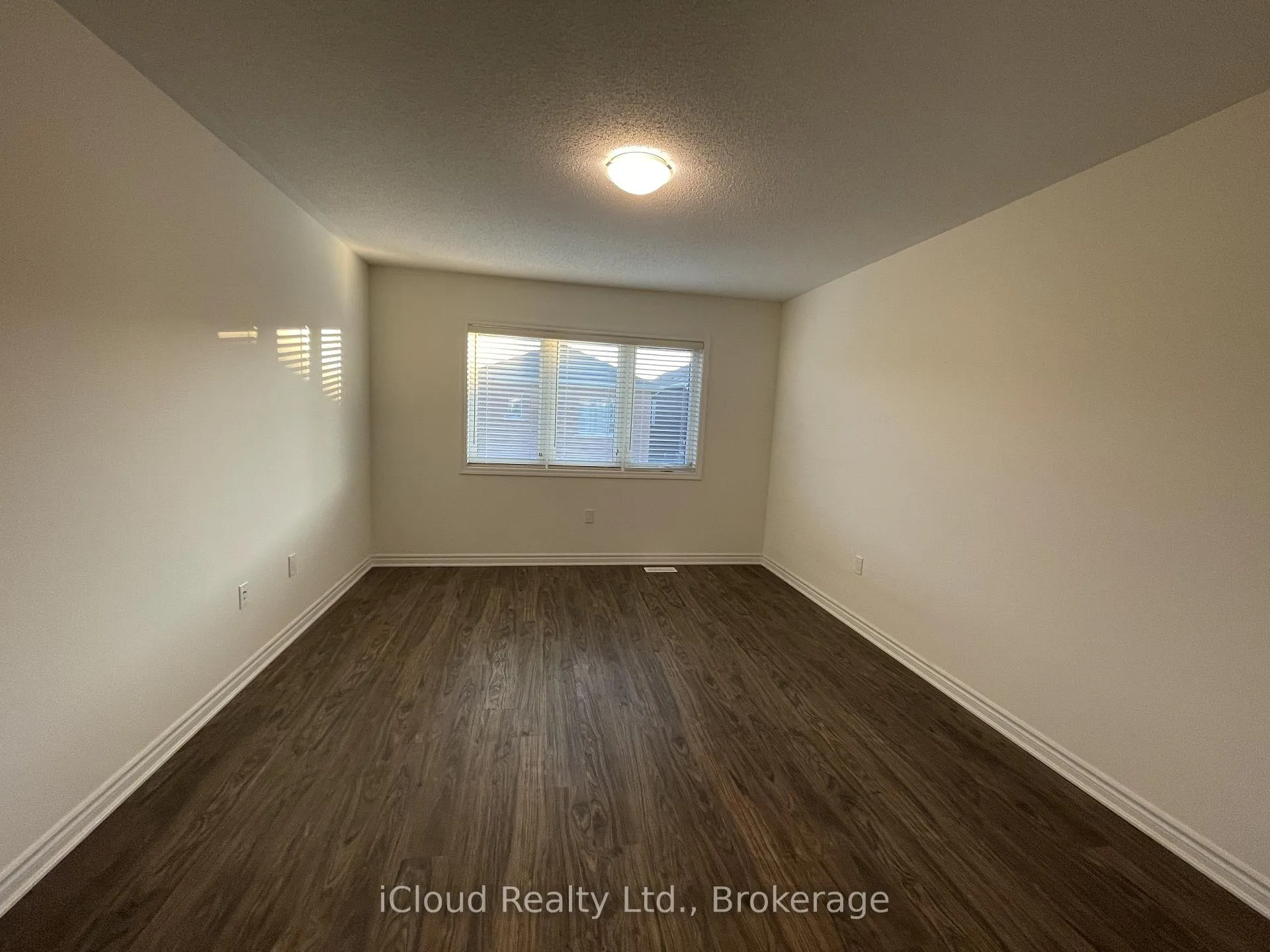 Photo 26 of 1360 Sycamore Gardens, Milton, Cobban — HOMEH