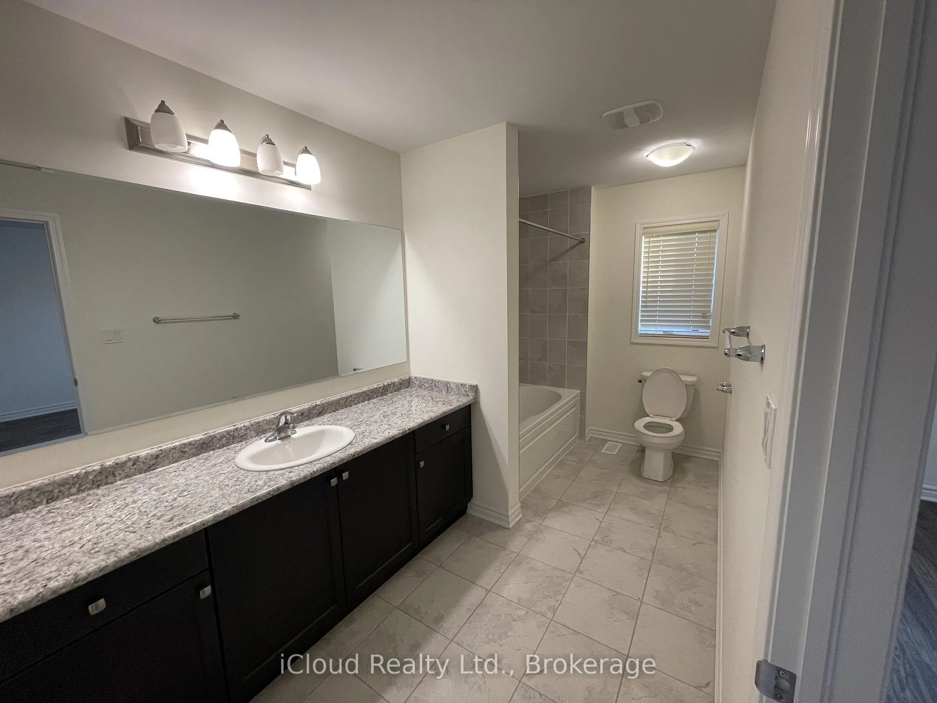 Photo 27 of 1360 Sycamore Gardens, Milton, Cobban — HOMEH